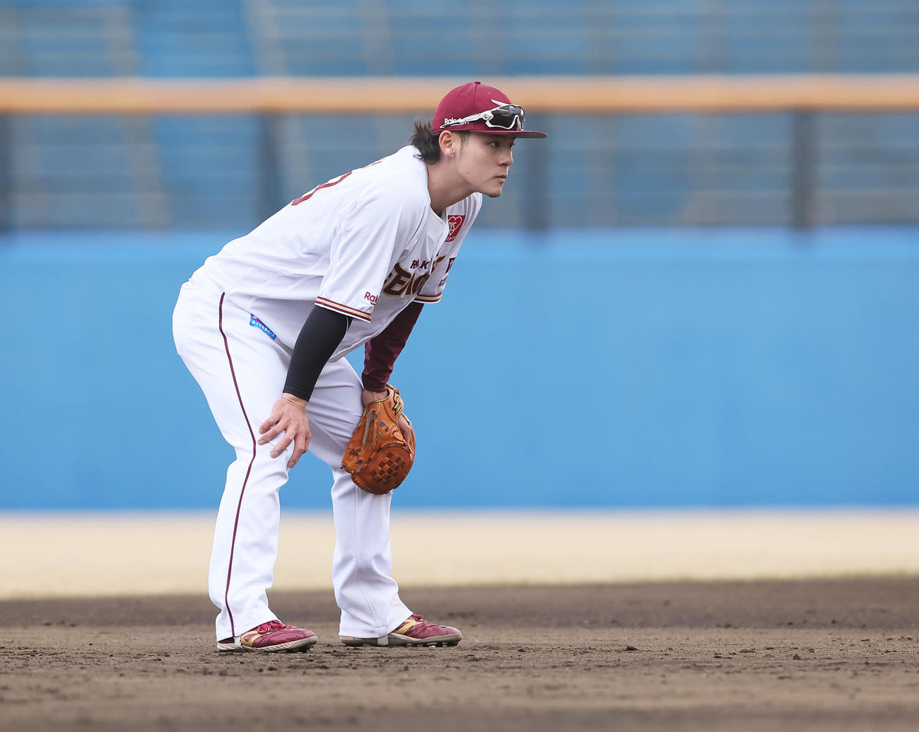 楽天対オリックス　7回から遊撃の守備位置についた楽天伊藤裕（撮影・足立雅史）