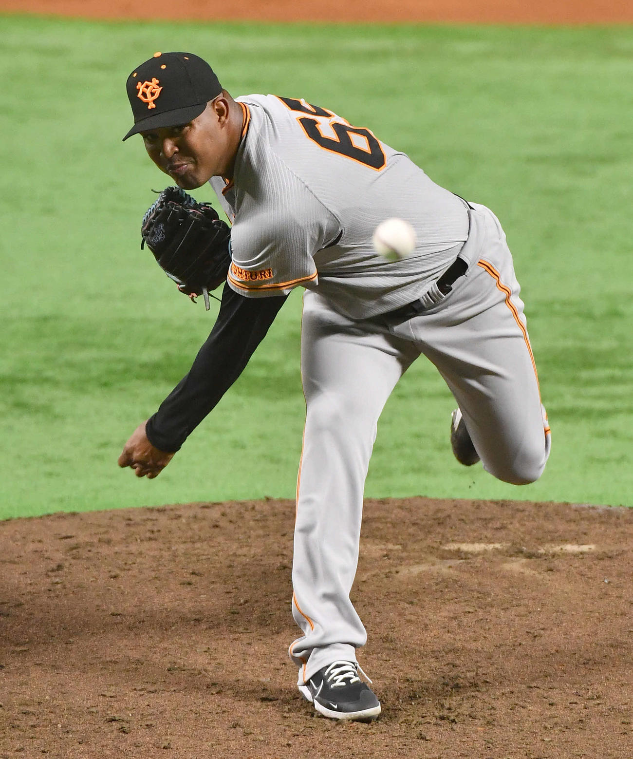 ソフトバンク対巨人　巨人先発のメンデス（撮影・岩下翔太）