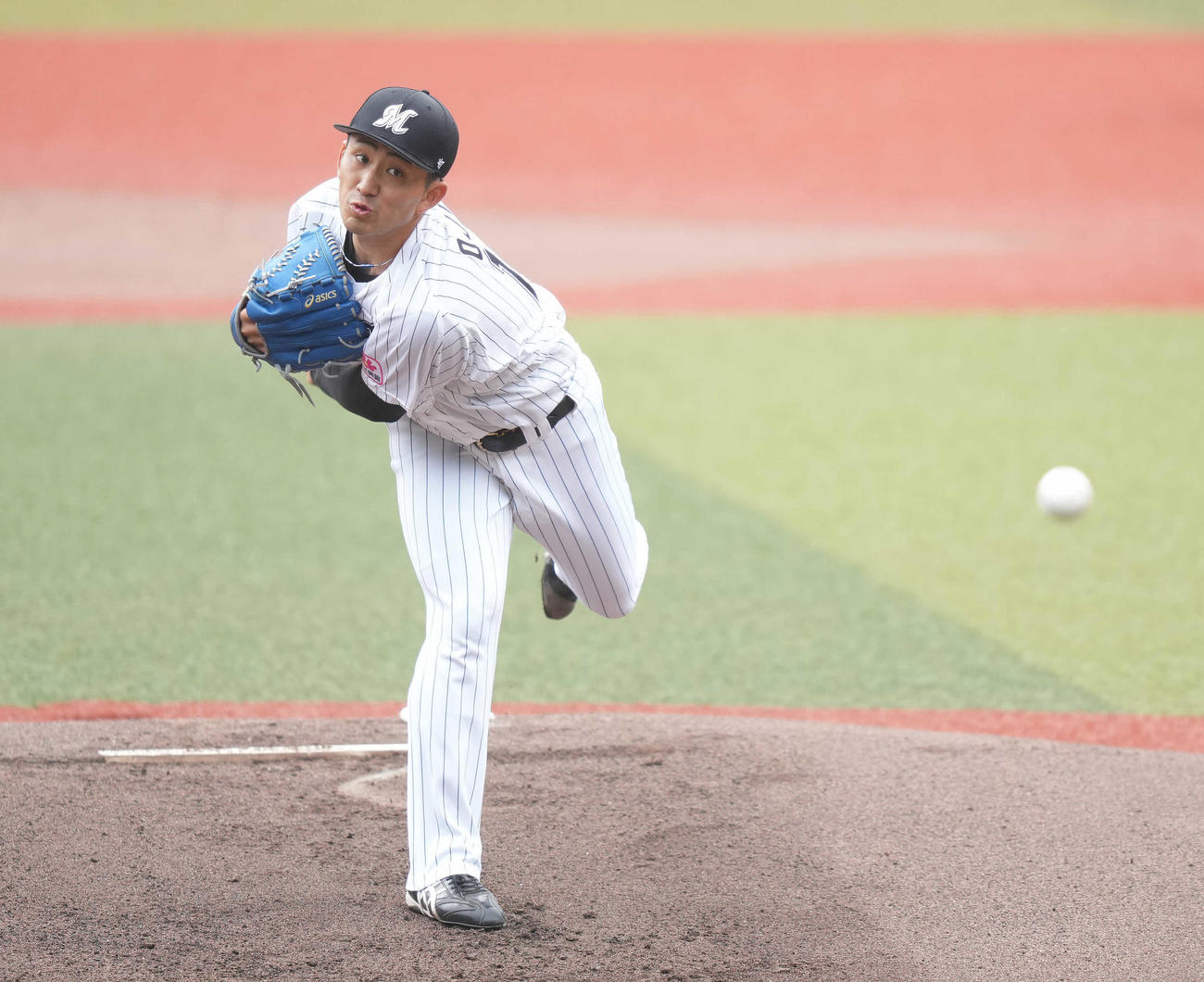 ロッテ対西武　先発し力投するロッテ小島（撮影・鈴木みどり）