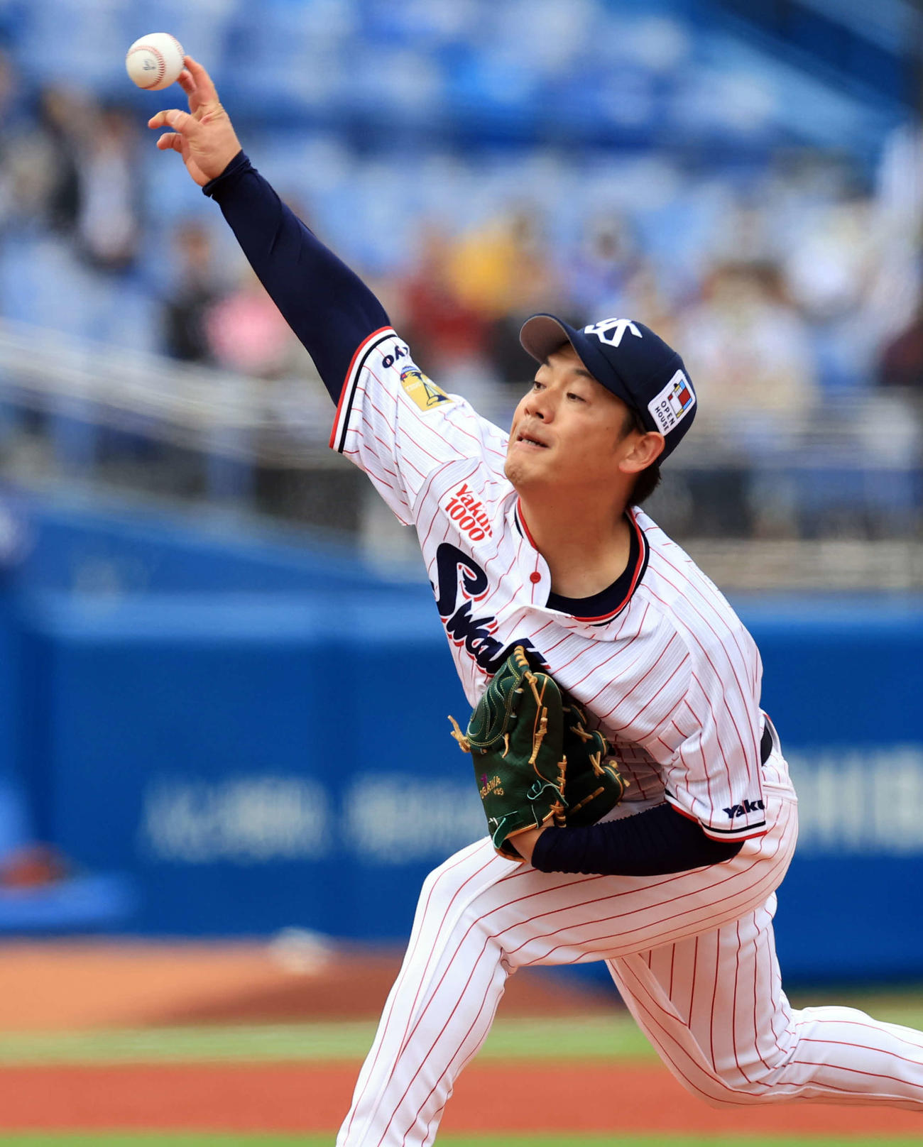 ヤクルト対阪神　力投するヤクルト先発の小川（撮影・浅見桂子）
