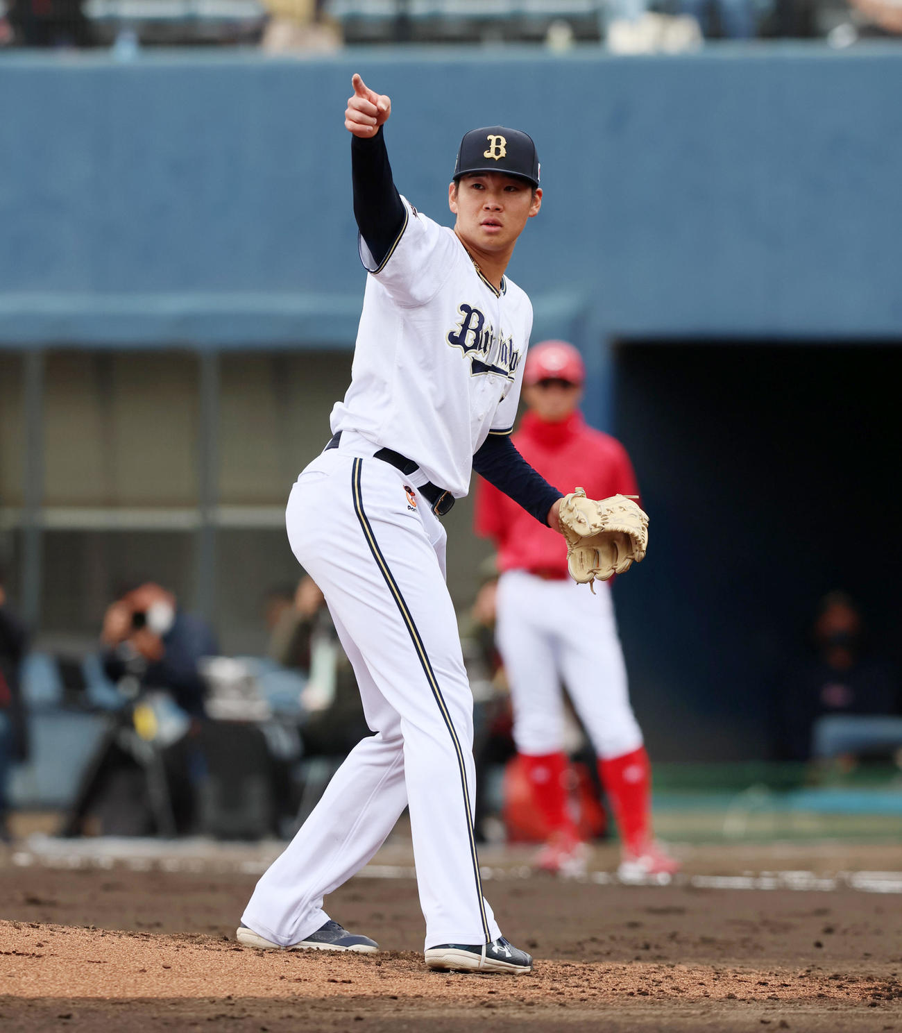 オリックス対広島　4回表広島2死、山下は韮沢への投球の判定を三審に仰ぐ（撮影・加藤哉）