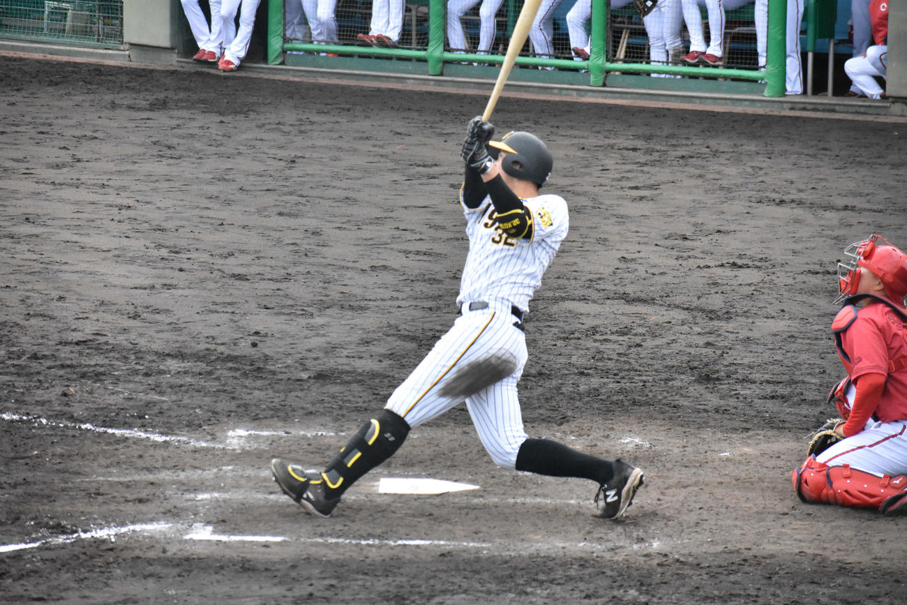 2打席連発となる右翼へのホームランを放った井上広大外野手