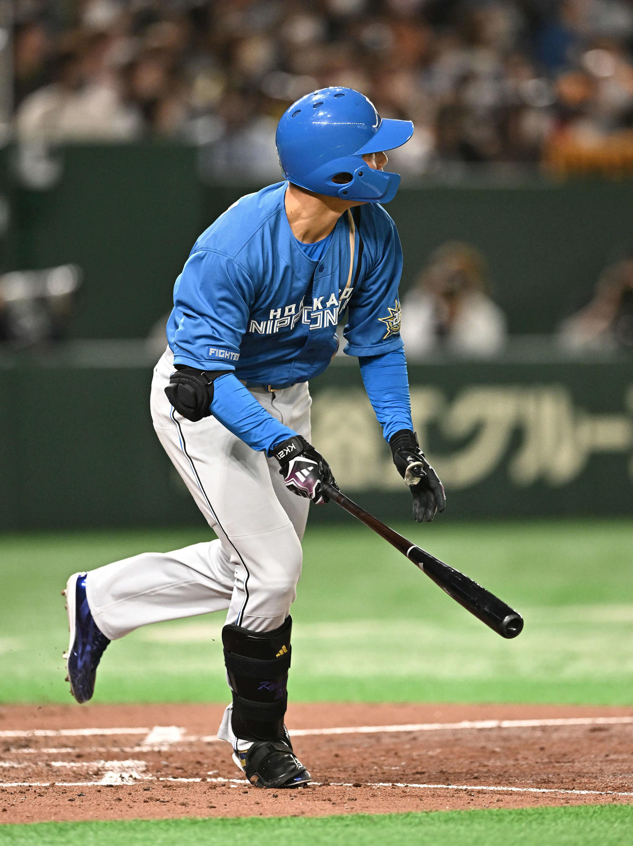 巨人対日本ハム　4回表日本ハム1死一塁、清宮は左越え2点本塁打を放つ（撮影・滝沢徹郎）
