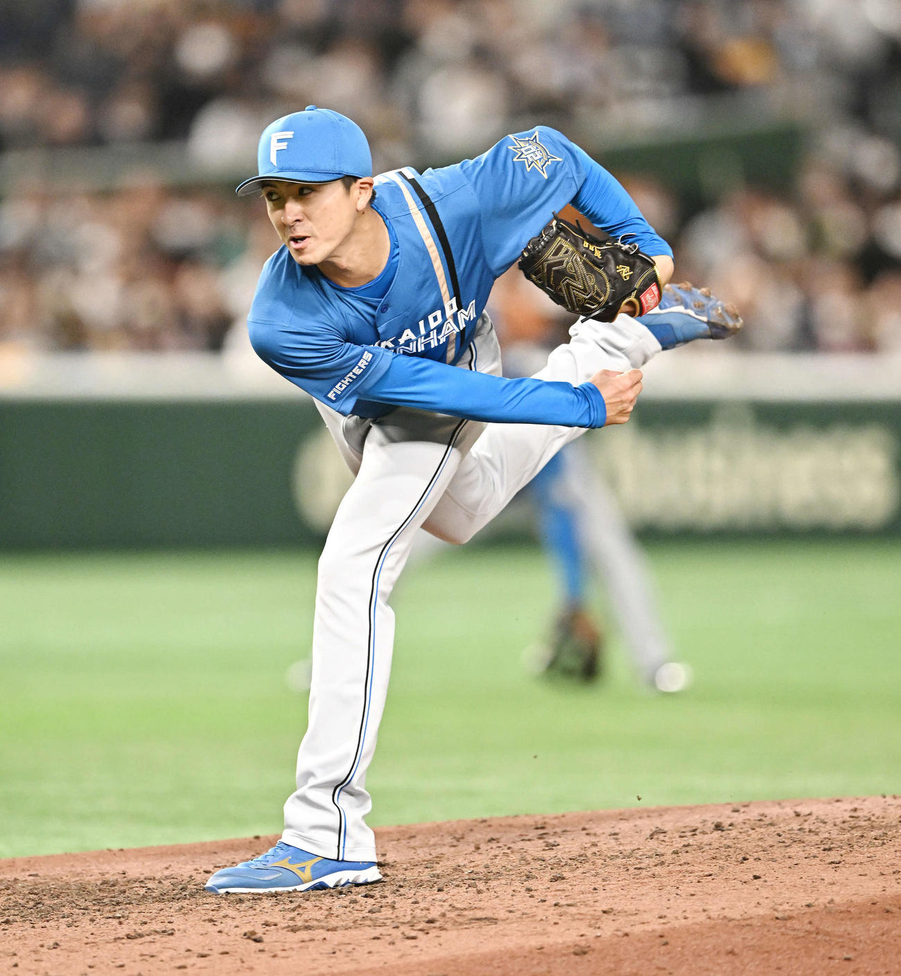 巨人対日本ハム　5回、力投する日本ハム先発の上沢（撮影・滝沢徹郎）