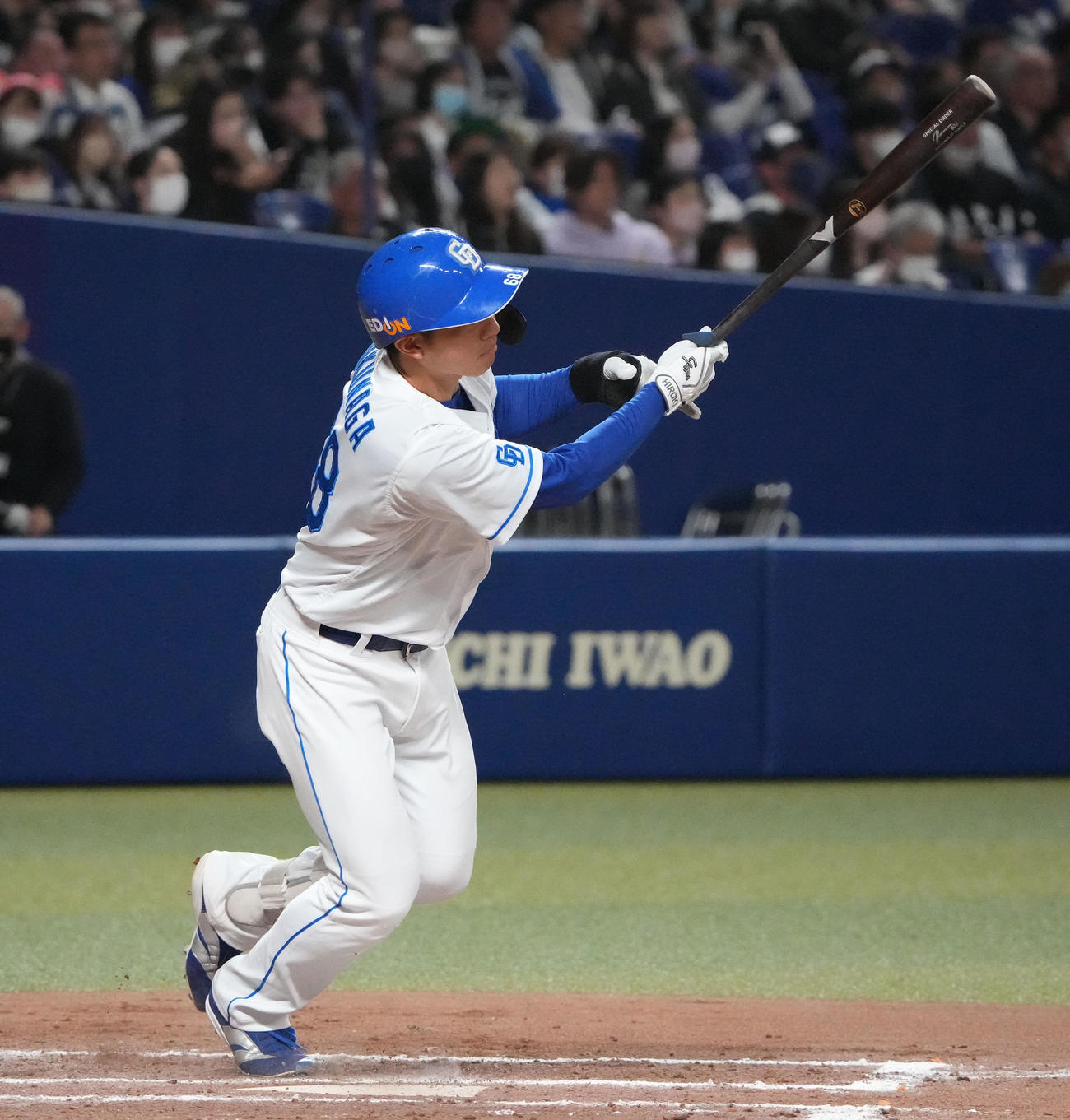 中日対楽天　6回裏中日1死一塁、右適時三塁打を放つ福永（撮影・森本幸一）