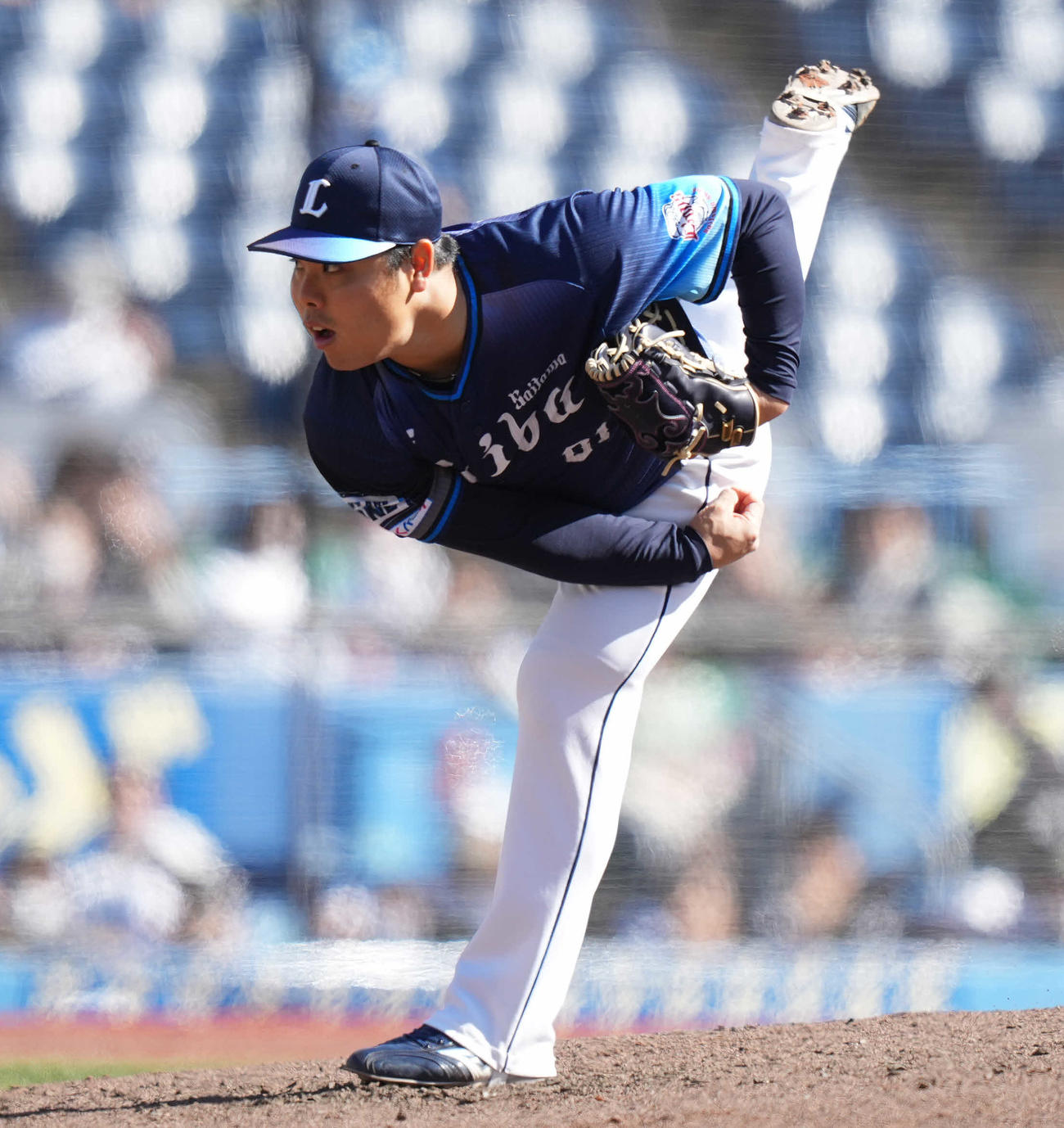 ロッテ対西武　5回裏から2番手で登板した西武平良（撮影・鈴木みどり）