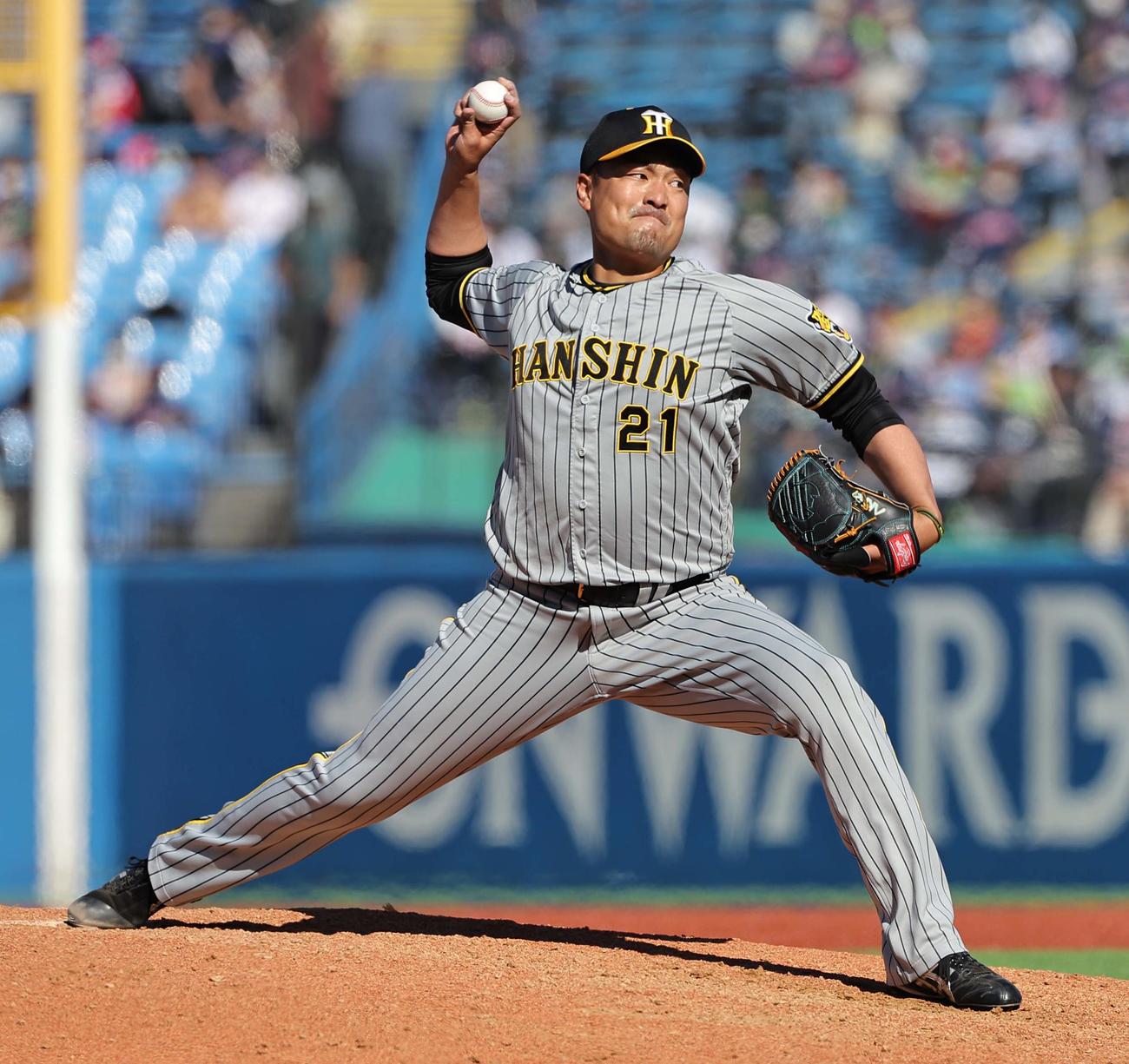ヤクルト対阪神　阪神2番手の秋山（撮影・上田博志）