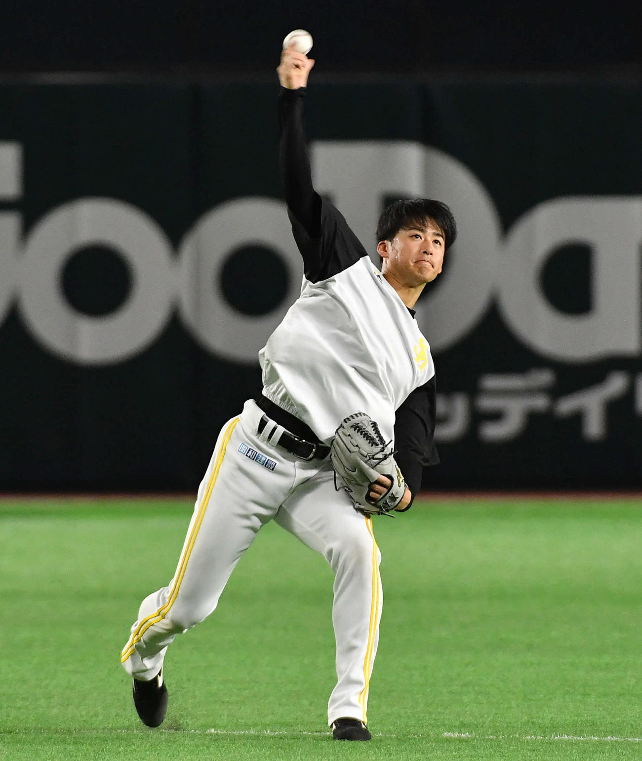 キャッチボールを行う板東（撮影・岩下翔太）