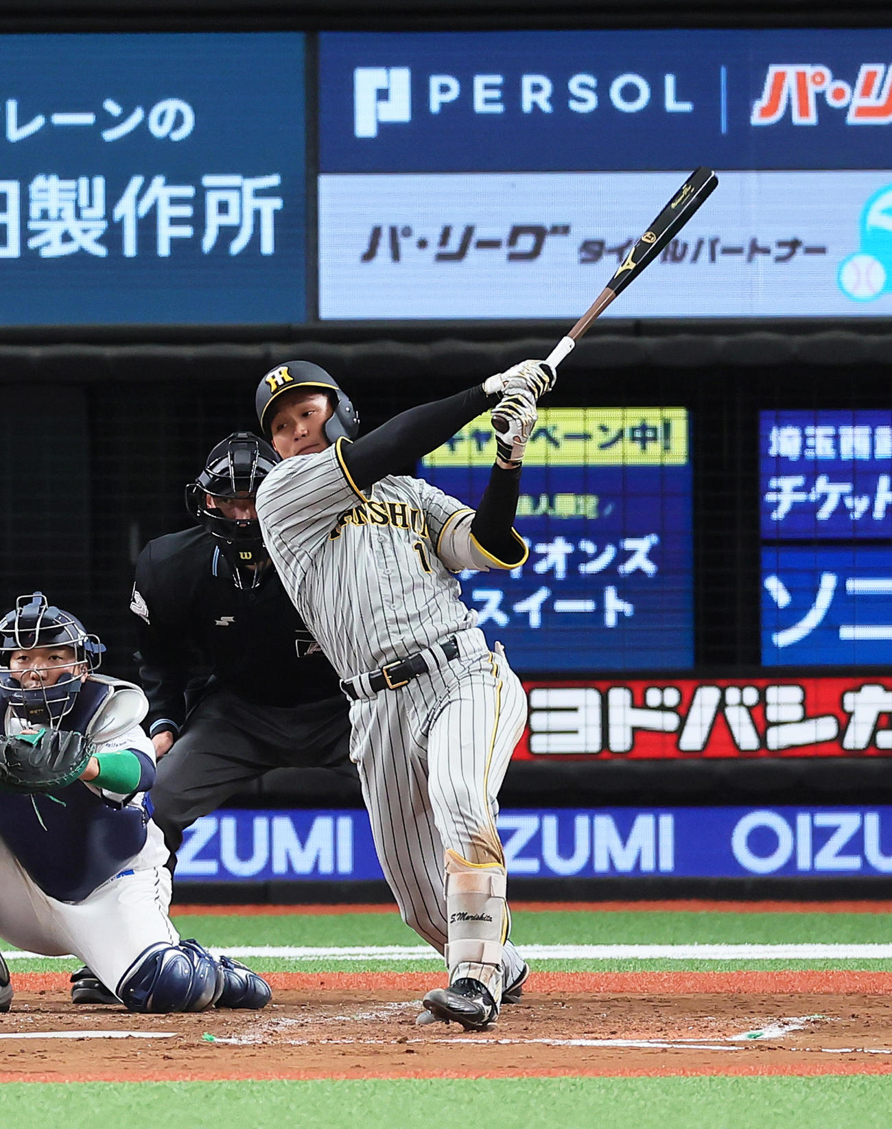 西武対阪神　9回表阪神1死、右前打を放つ森下（撮影・足立雅史）