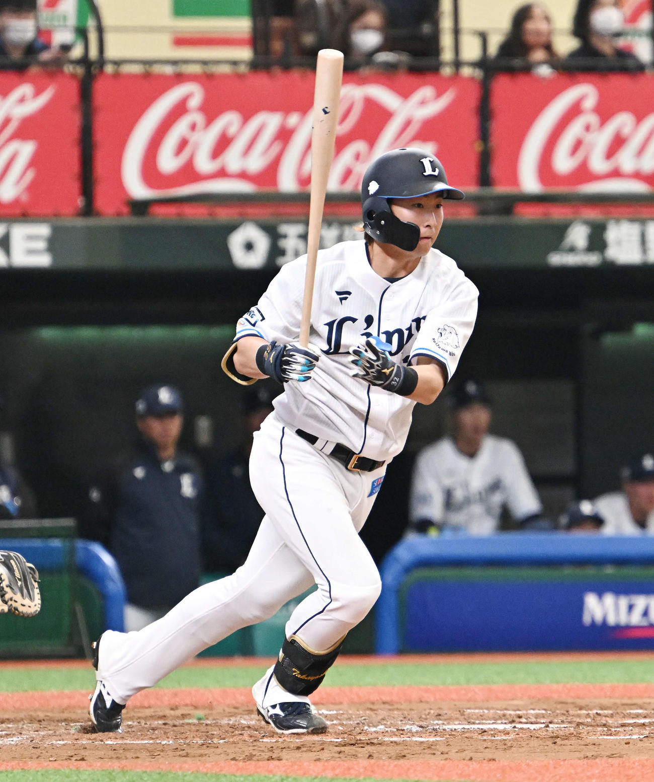 西武対中日　6回裏西武2死一、二塁、山村崇嘉は右翼に2点適時三塁打を放つ（2023年3月9日撮影）
