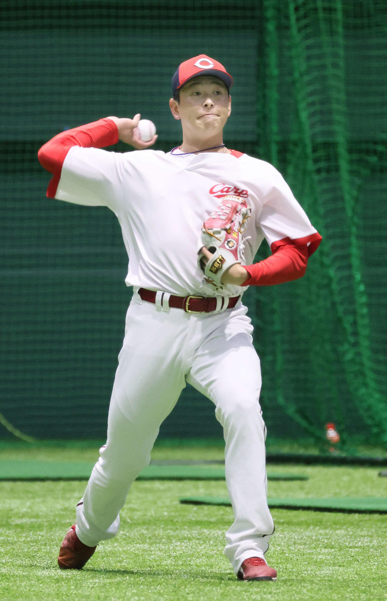 広島投手指名練習　キャッチボールをする大瀬良（撮影・加藤孝規）