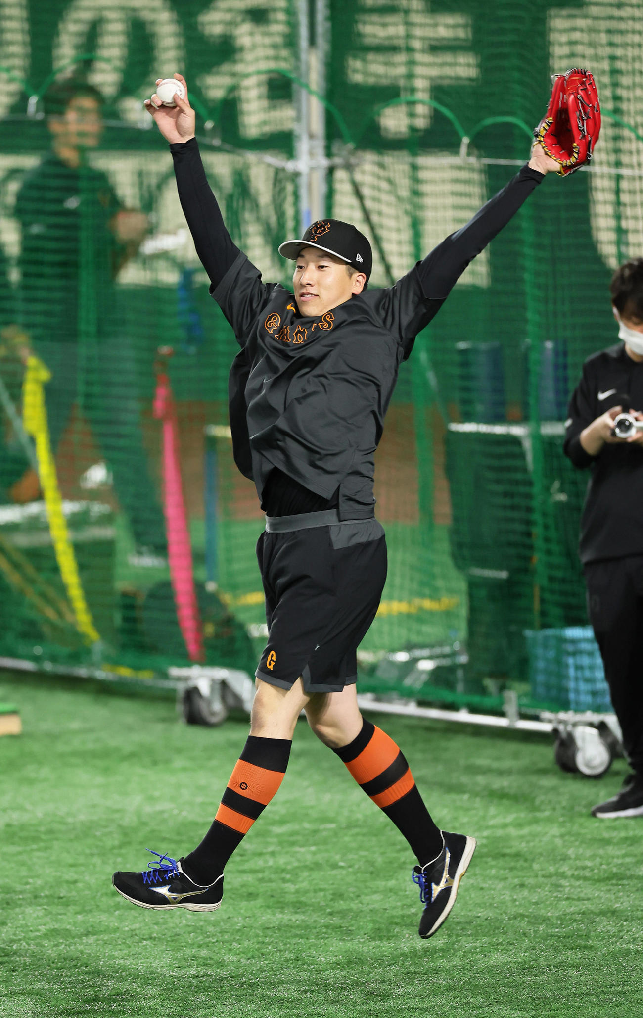 練習に合流し、元気な姿を見せる巨人大勢（撮影・足立雅史）
