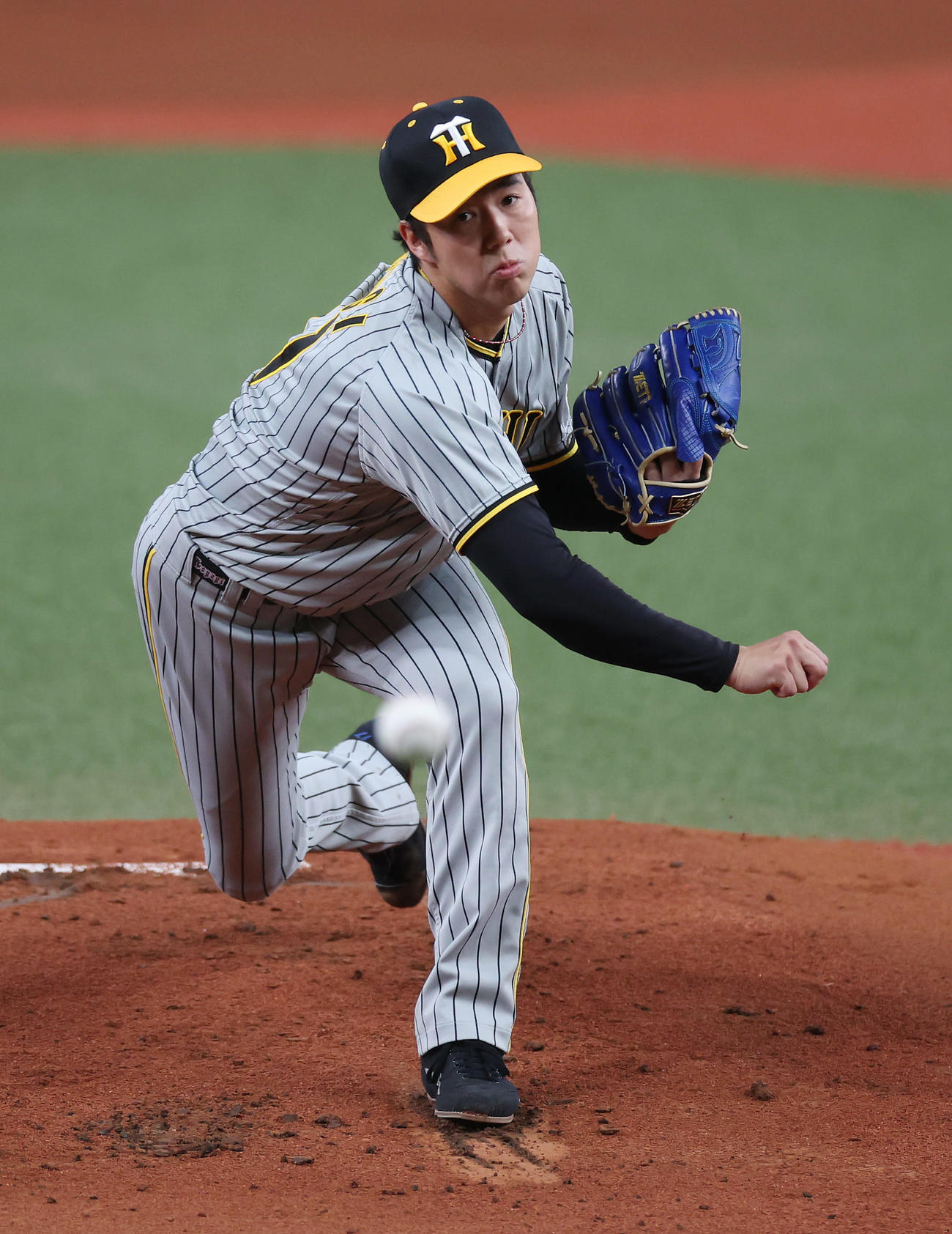 オリックス対阪神　力投する阪神先発の青柳（撮影・前田充）