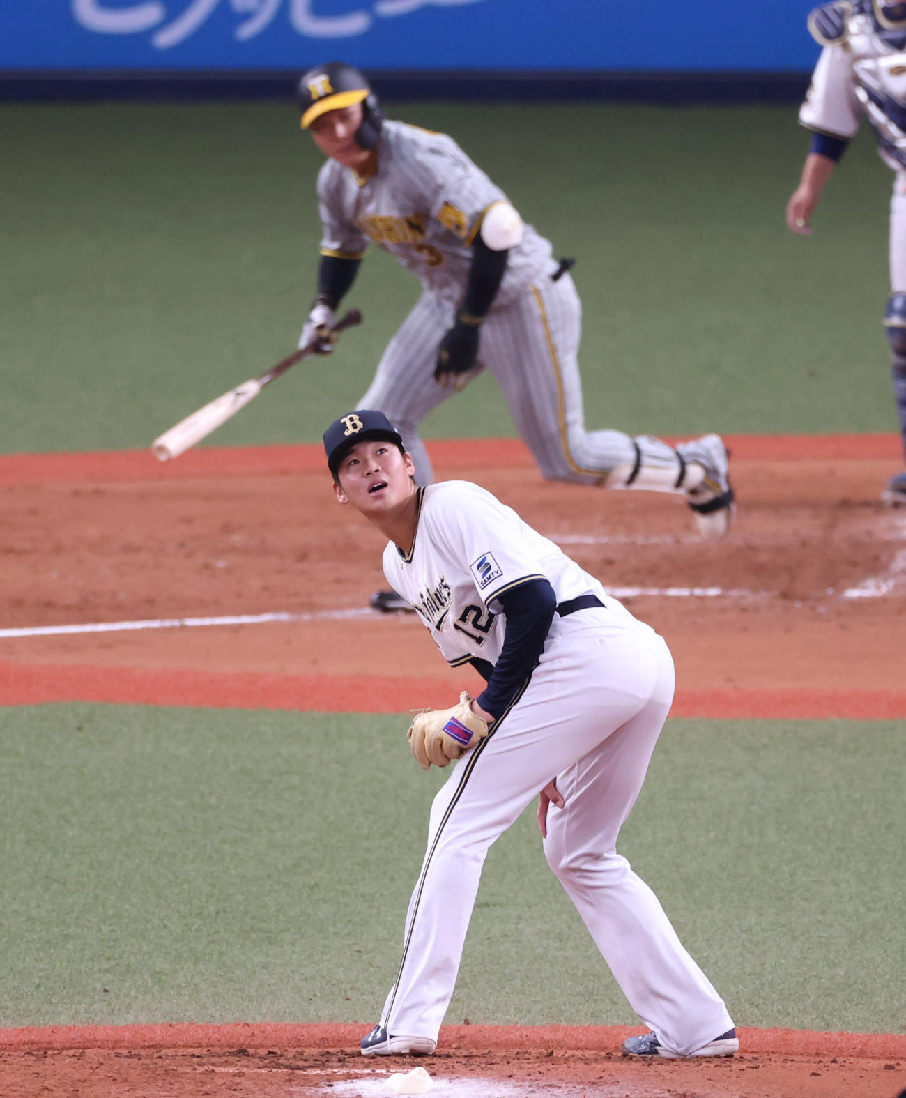 オリックス対阪神　4回表阪神1死一塁、大山に左中間へ2点本塁打を許す山下（撮影・清水貴仁）