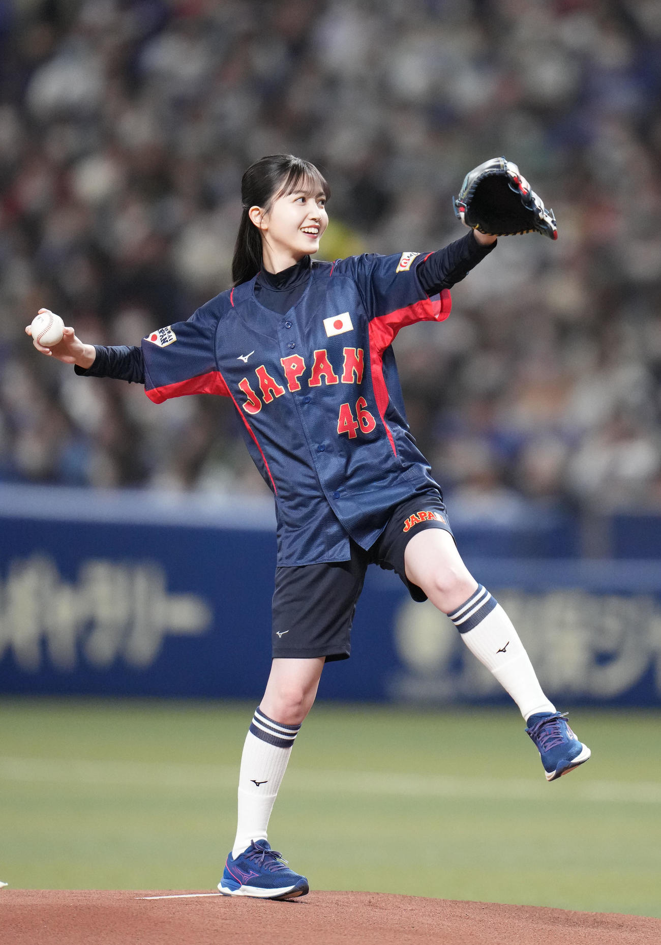 中日対侍ジャパン　始球式を務める乃木坂46久保史緒里（2023年3月撮影）