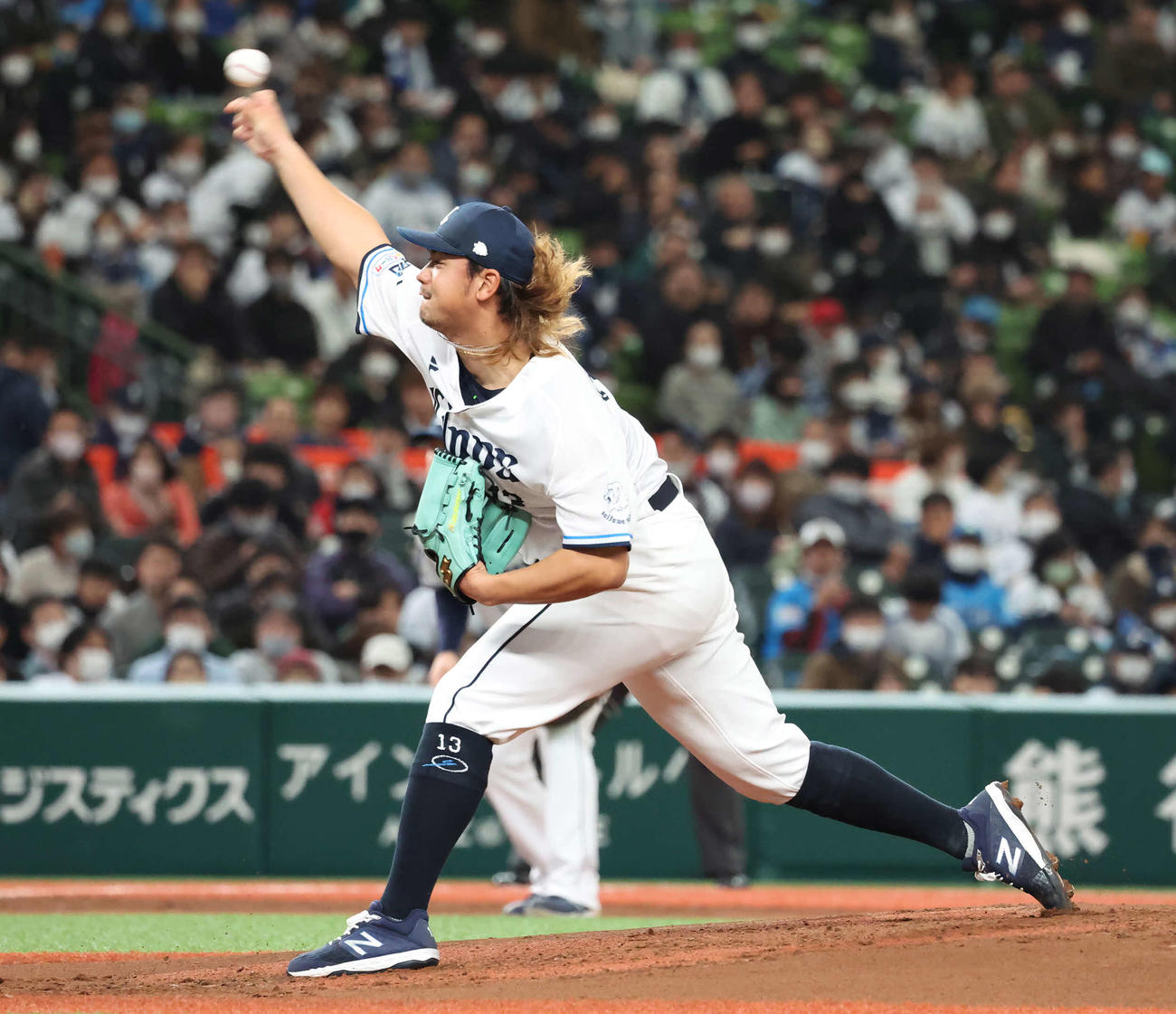 西武対DeNA　力投する西武先発高橋（撮影・丹羽敏通）