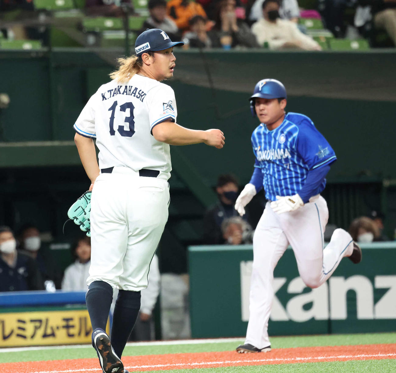 西武対DeNA 1回表DeNA2死一、二塁、関根に右前適時打を打たれて先制を許した先発高橋（撮影・丹羽敏通）