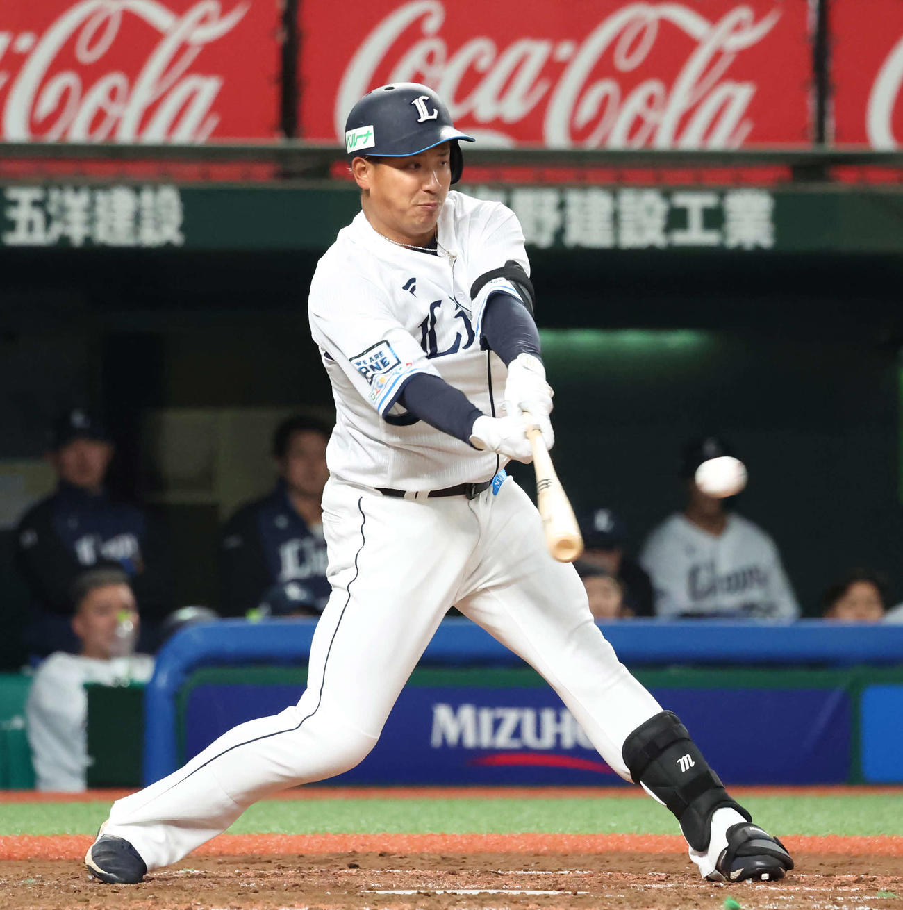 西武対DeNA 5回裏西武2死二、三塁、愛斗は同点の適時二塁打を放つ（撮影・丹羽敏通）