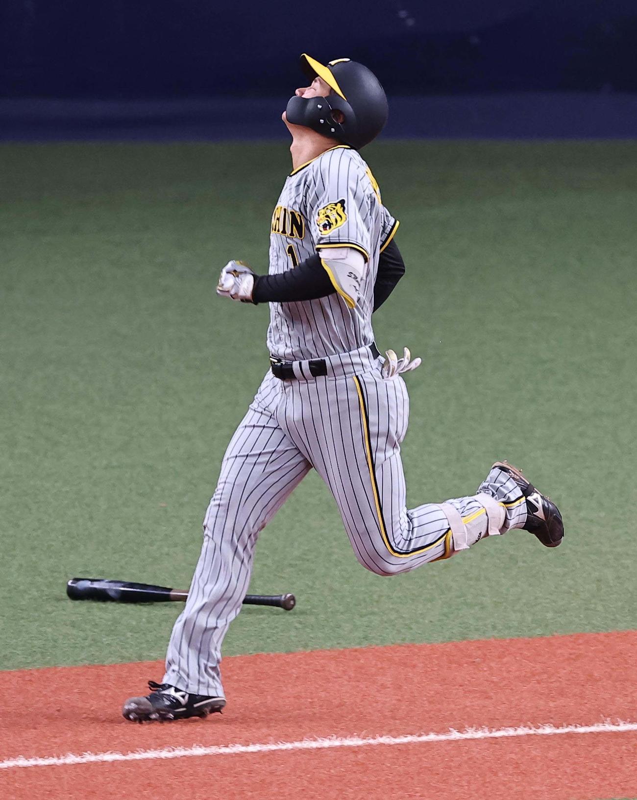 オリックス対阪神　9回表阪神無死、森下は遊直に倒れる（撮影・上田博志）