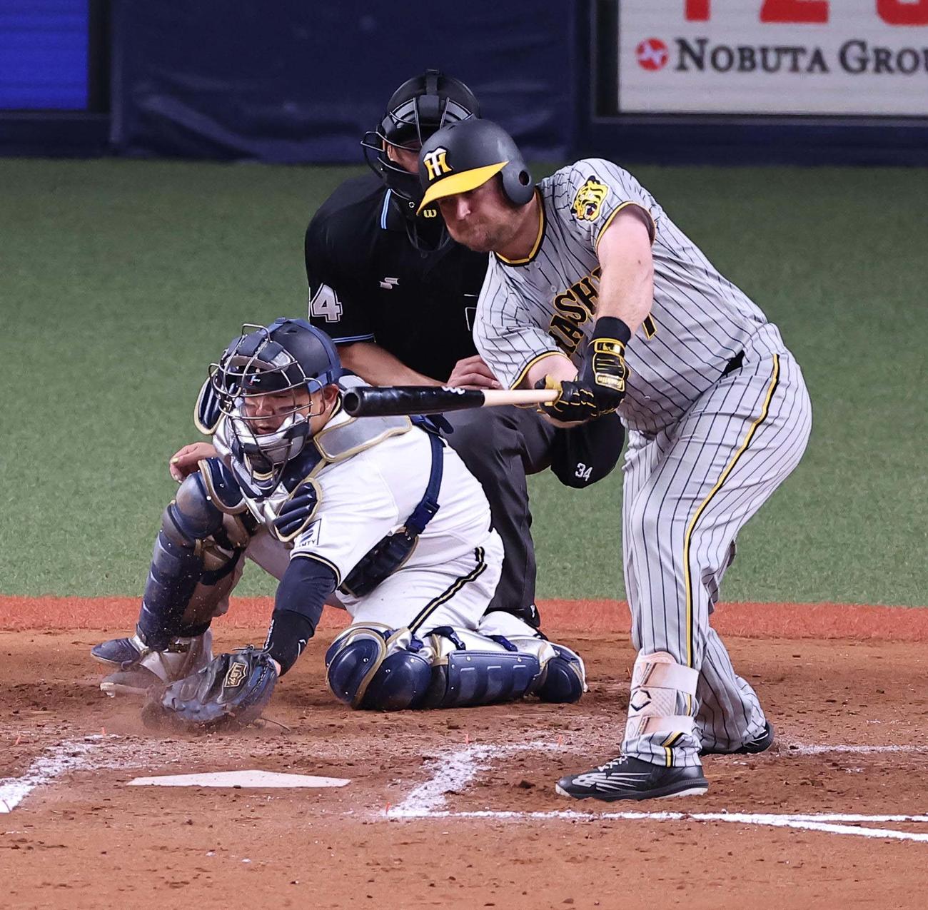 オリックス対阪神　8回表阪神無死二塁、ノイジーは三振に倒れる（撮影・上田博志）