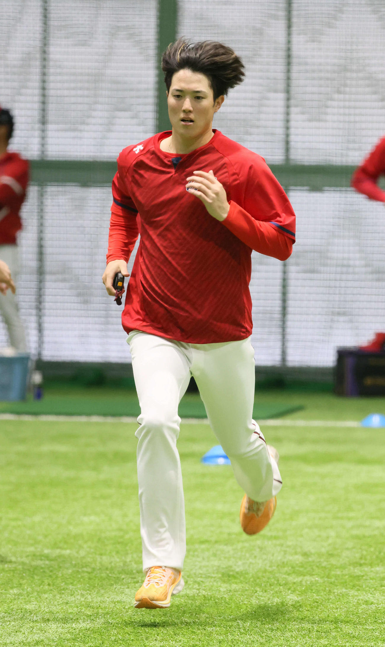 26日、ノースローの別メニューで練習する広島森下（撮影・加藤孝規）