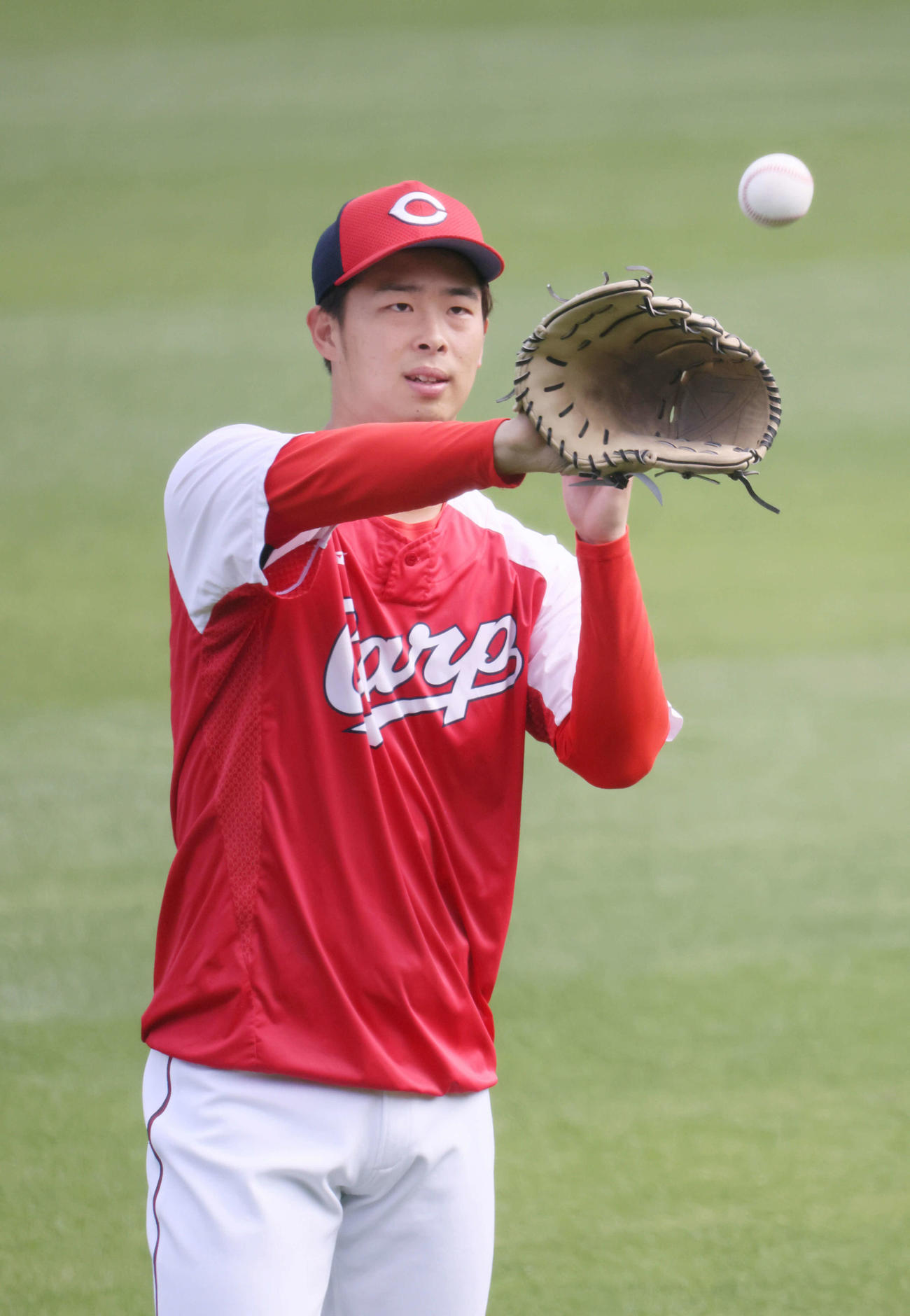 キャッチボールをする玉村（撮影・加藤孝規）