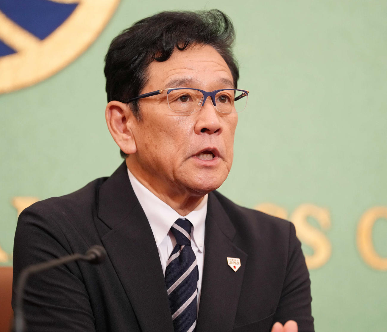 日本記者クラブで会見した侍ジャパン栗山監督（撮影・鈴木みどり）
