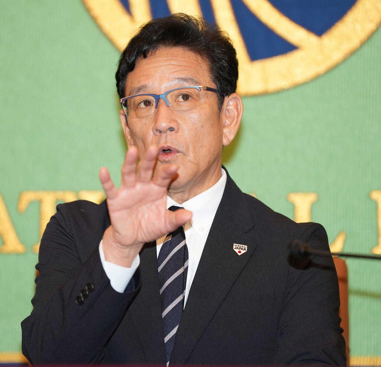 日本記者クラブで会見した侍ジャパン栗山監督（撮影・鈴木みどり）