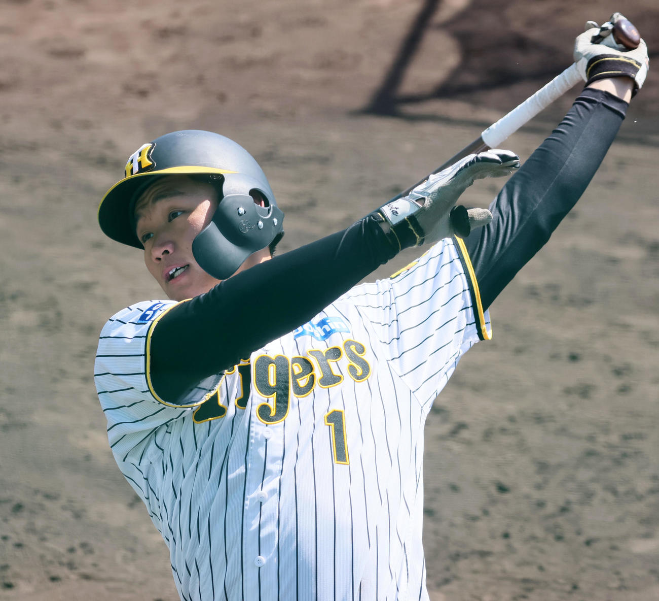 ティー打撃を行う森下（撮影・加藤哉）