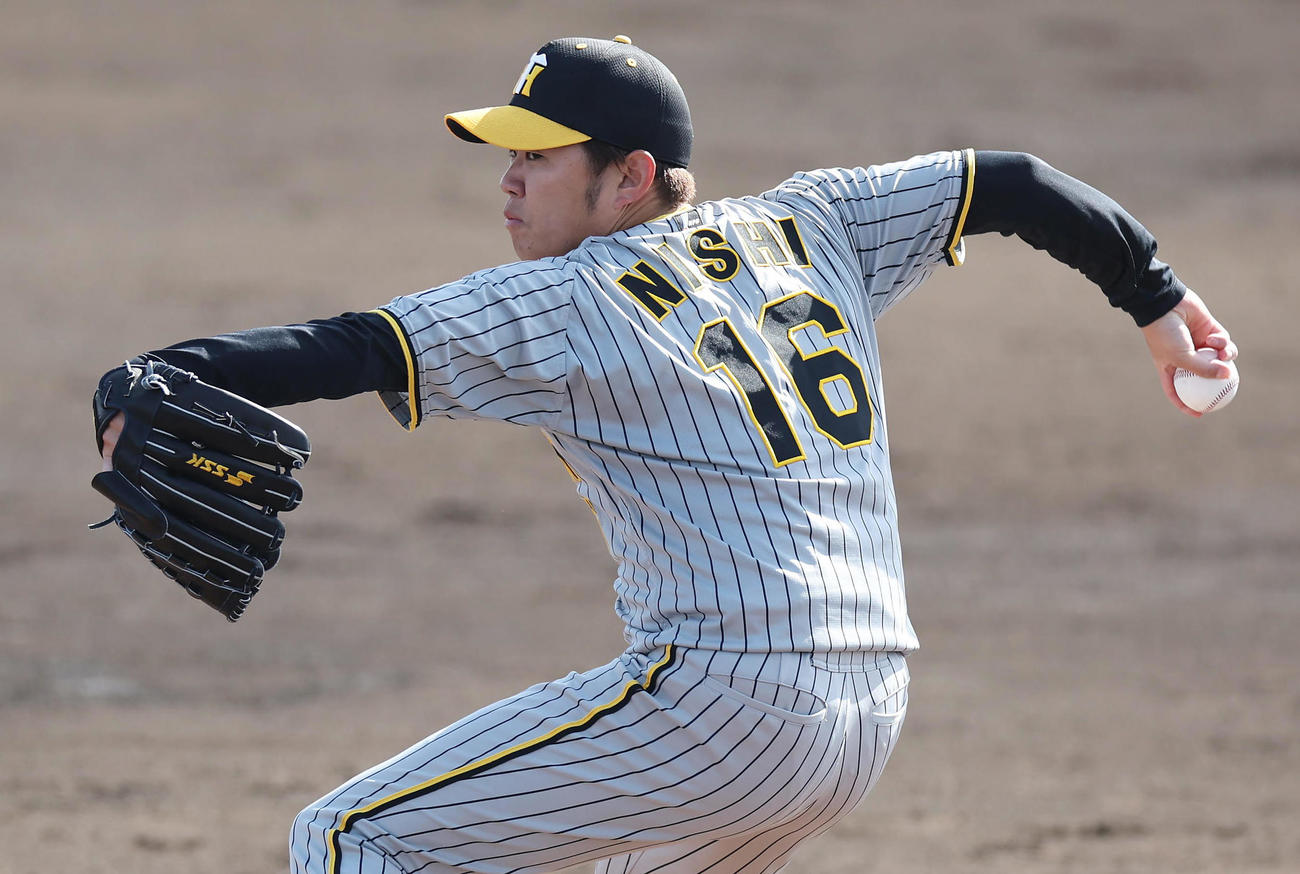 オリックス対阪神　6回裏、阪神2番手で登板する西勇（撮影・前田充）
