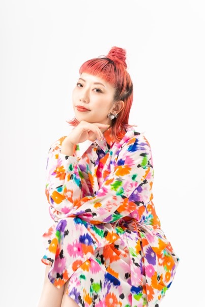 TORACO DAYで行われる新しいダンスの振付を行ったAKANEさん（球団提供）