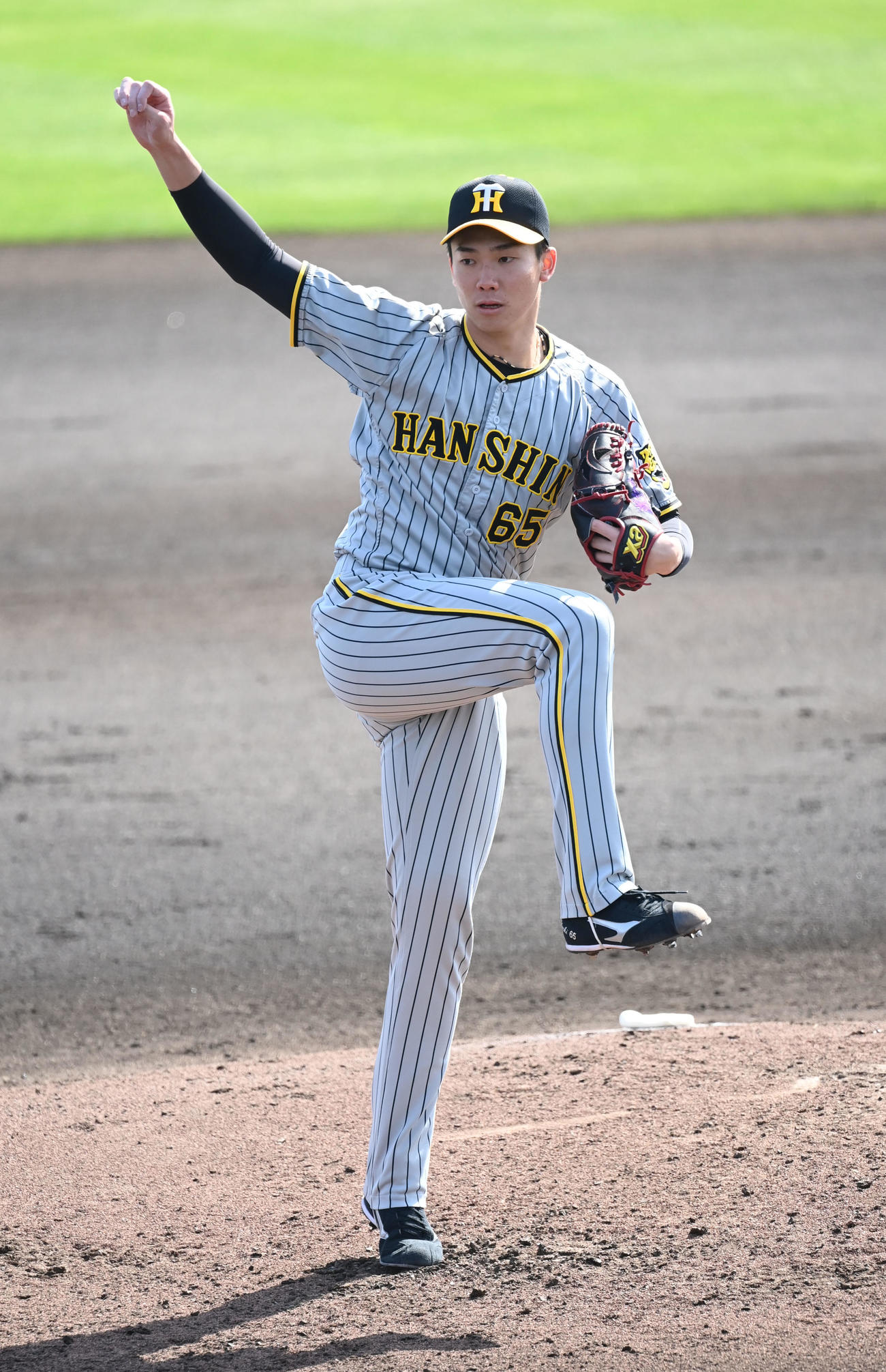 オリックス対阪神　6回裏に阪神2番手で登板し、無安打無失点に抑える阪神湯浅（撮影・和賀正仁）