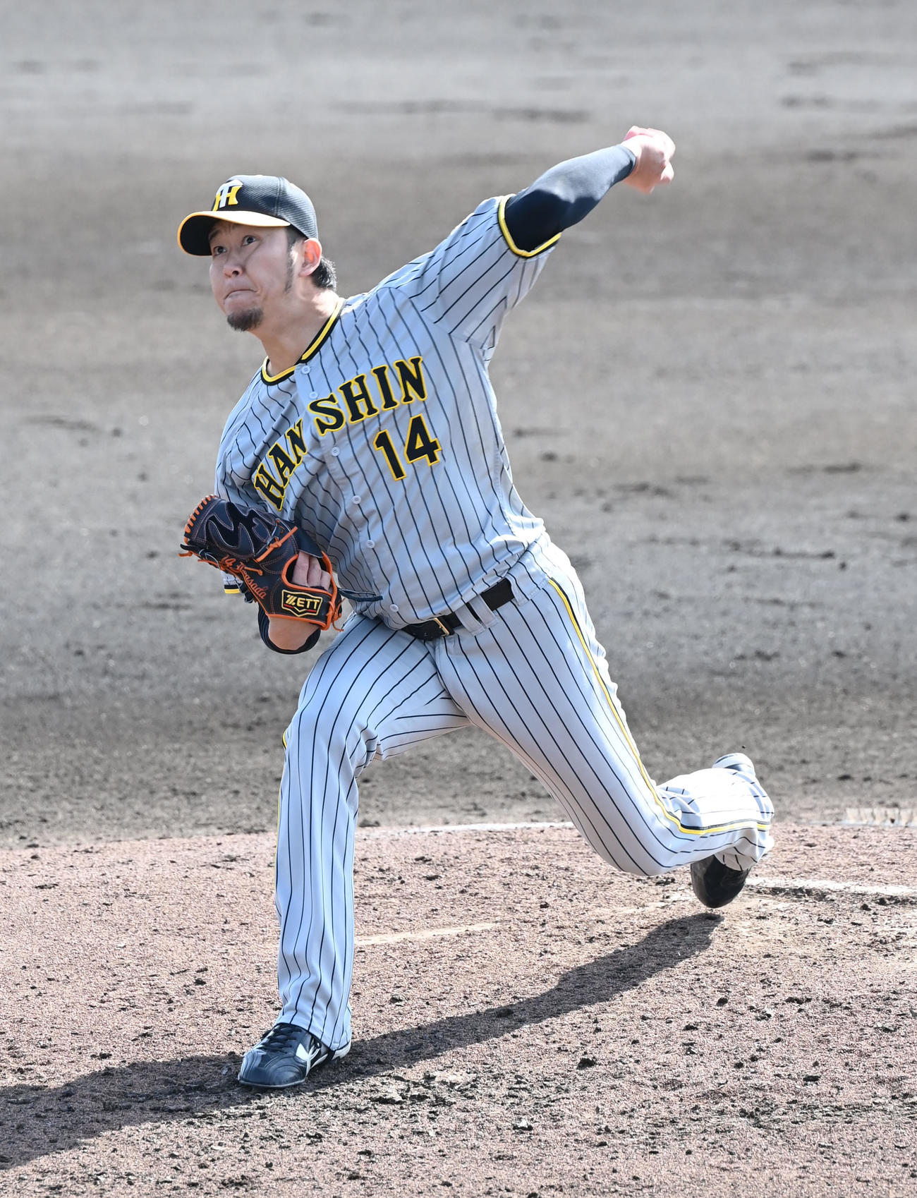 オリックス対阪神　7回に阪神3番手で登板する岩貞（撮影・和賀正仁）
