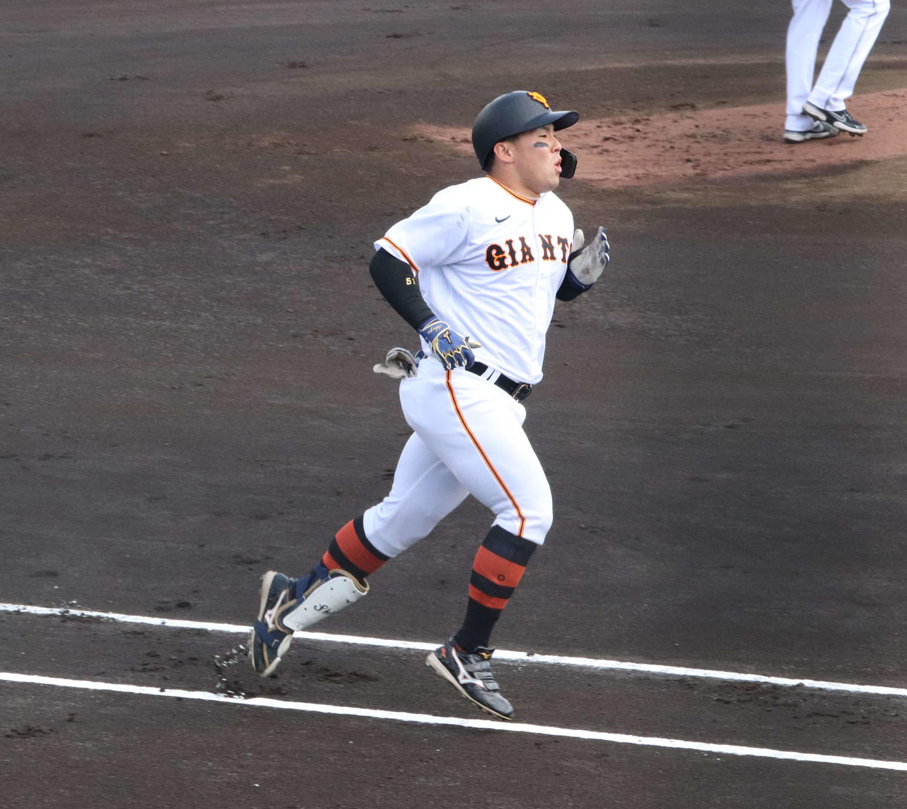 イースタン・リーグのロッテ戦に「1番中堅」で先発した巨人浅野（撮影・小早川宗一郎）