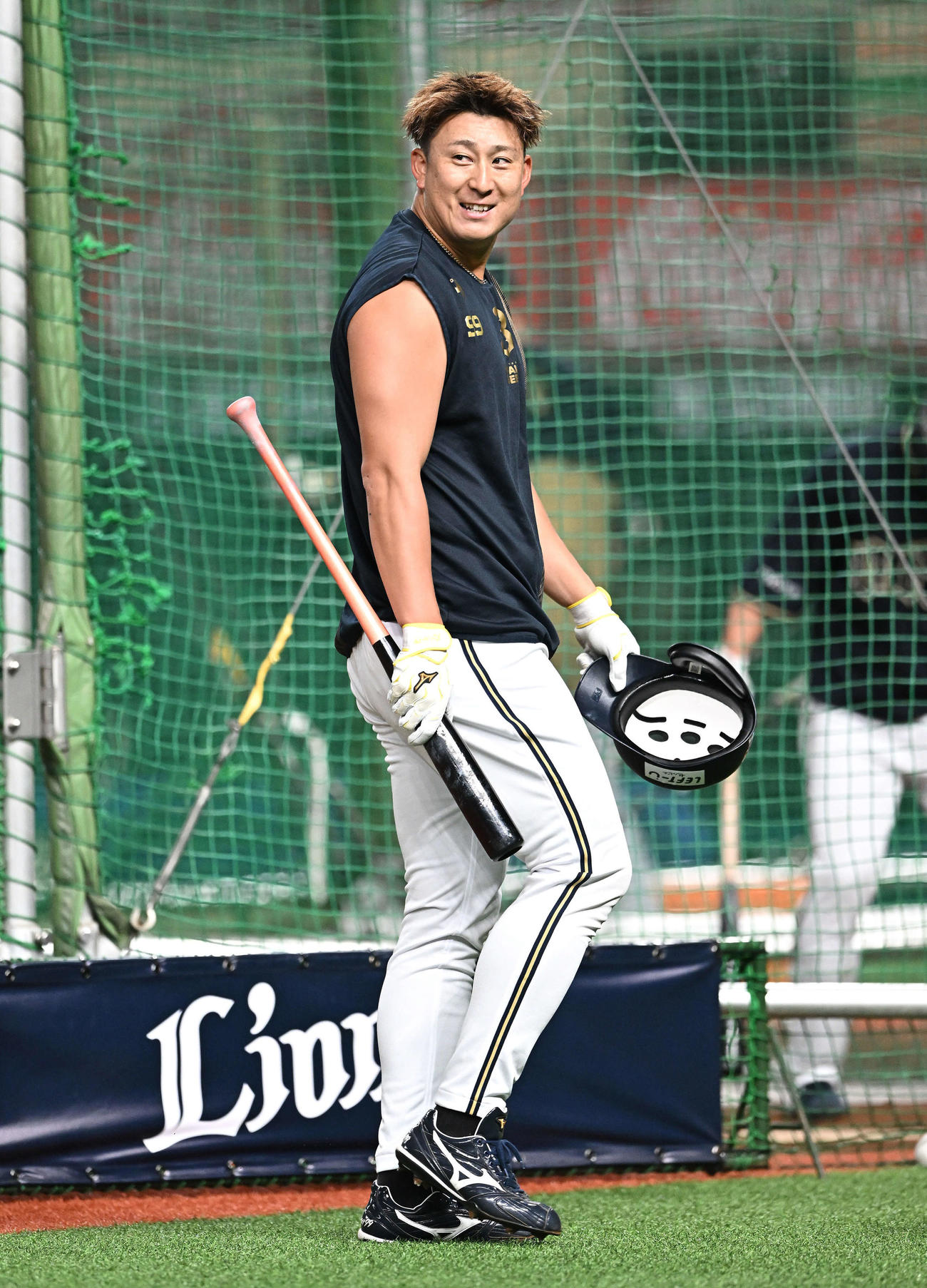 フリー打撃を終え笑顔のオリックス杉本（撮影・滝沢徹郎）