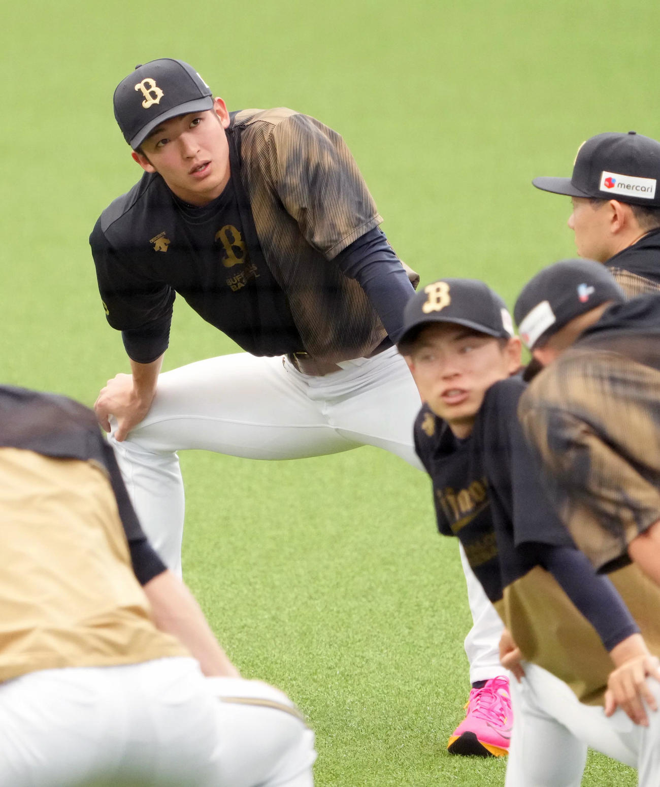 開幕前日の練習に臨むオリックス山崎颯（撮影・小沢裕）