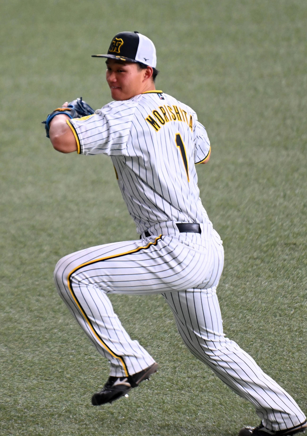 送球練習を行う森下（撮影・前岡正明）