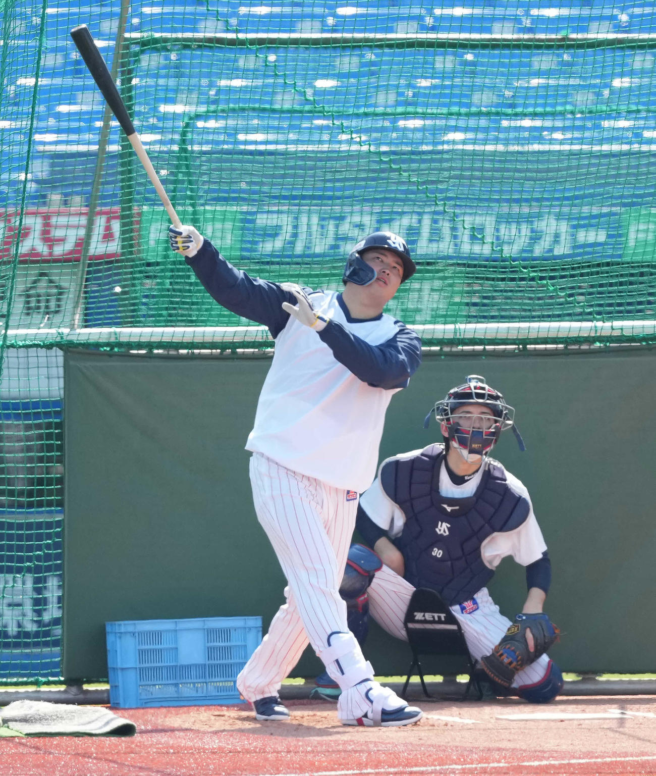 前日練習でフリー打撃するヤクルト村上（撮影・鈴木みどり）