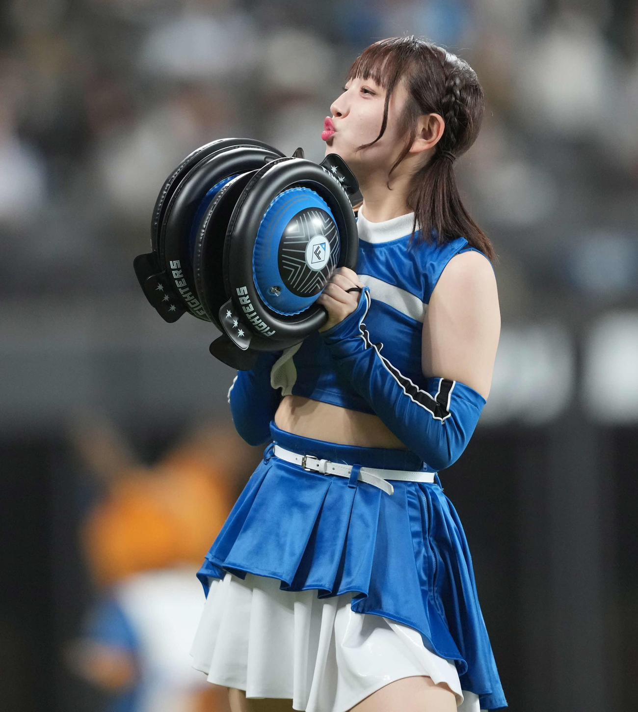 日本ハム対楽天　ジンギスカンダンスを躍るファイターズガール（撮影・井上学）
