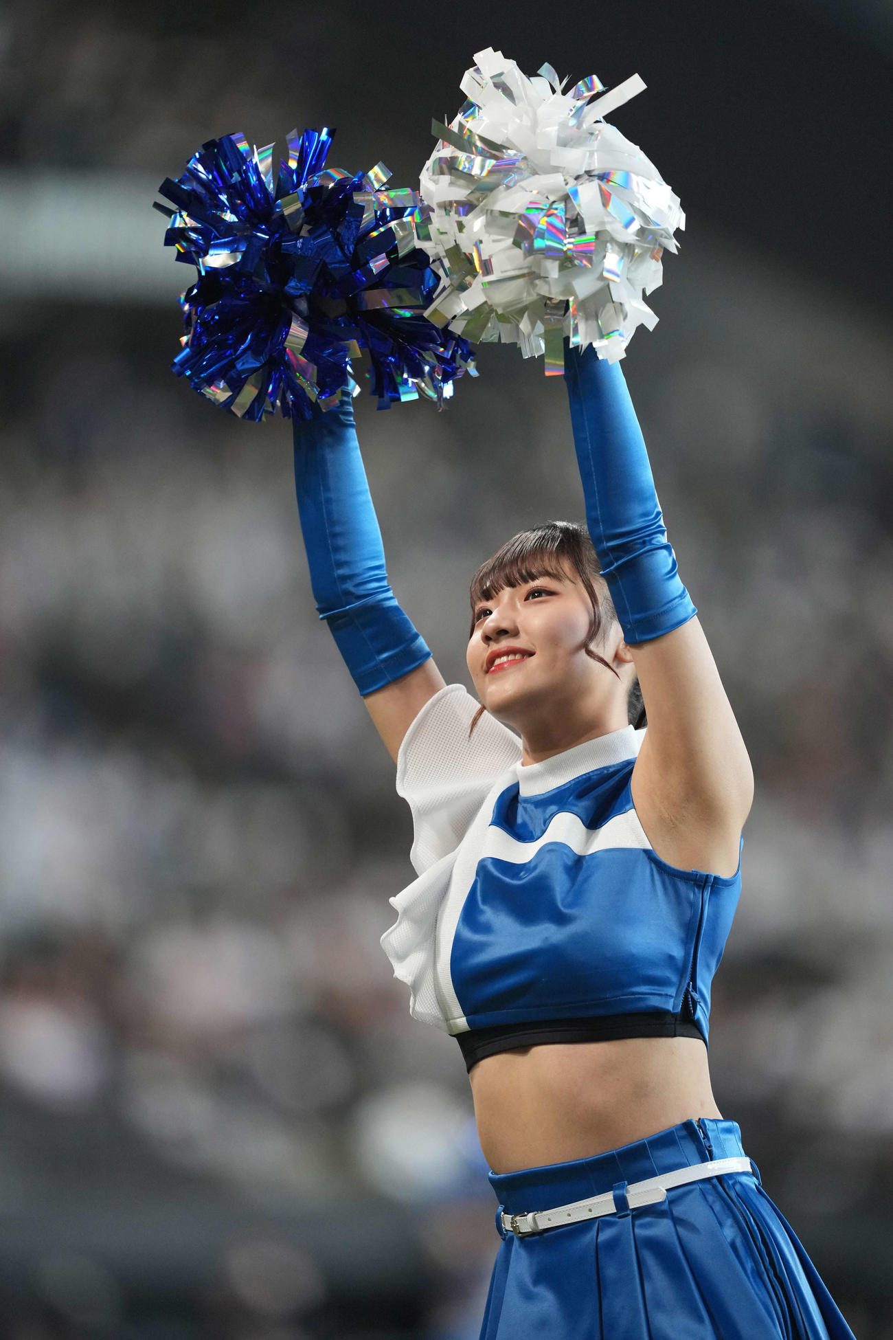 日本ハム対楽天　YMCAを躍るファイターズガール工藤彩音さん（撮影・井上学）
