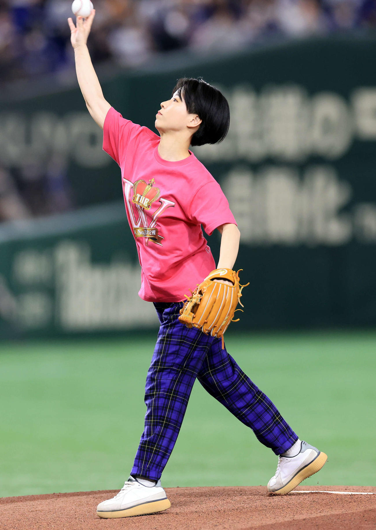 巨人対中日　始球式を務めた天才ピアニストの竹内知咲（撮影・浅見桂子）
