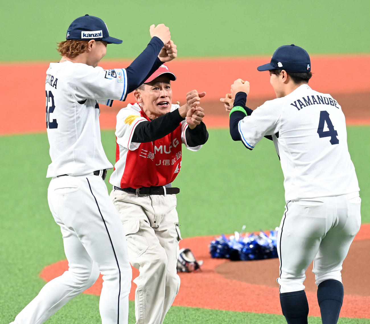 西武対オリックス　ペッパーミル・パフォーマンスも披露した柳沢慎吾（撮影・たえ見朱実）