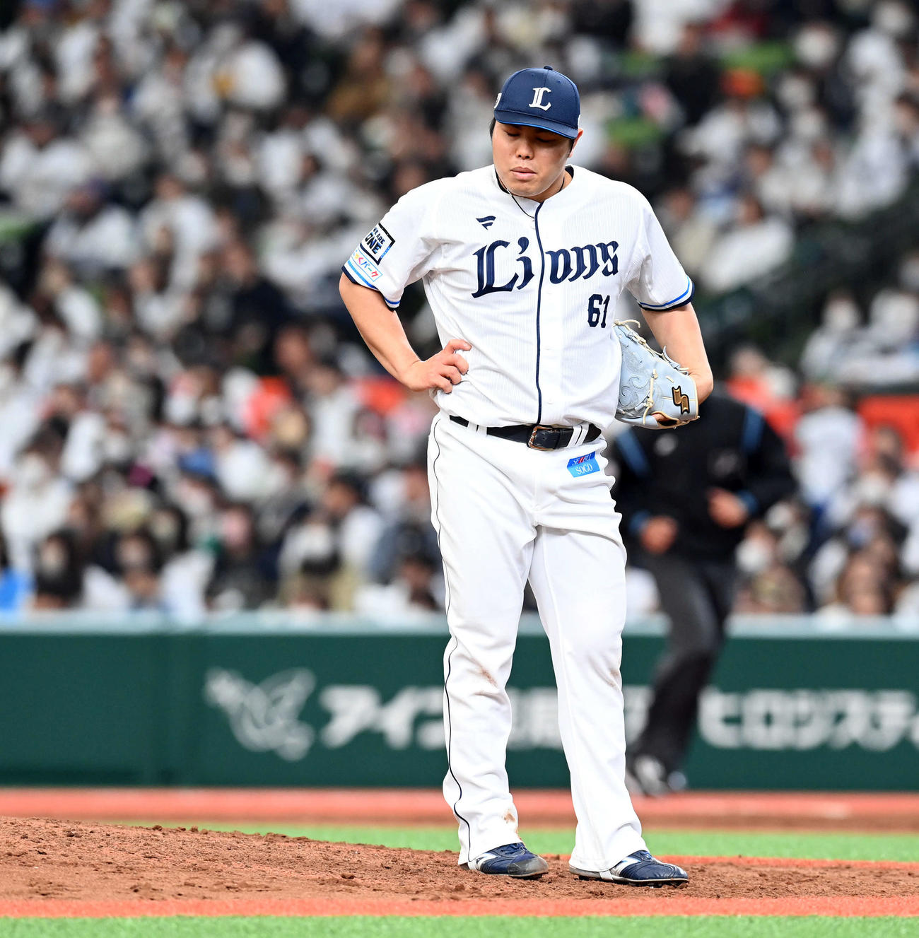西武対オリックス　7回表オリックス1死、ゴンザレスに同点のソロ本塁打を浴びる平良（撮影・たえ見朱実）