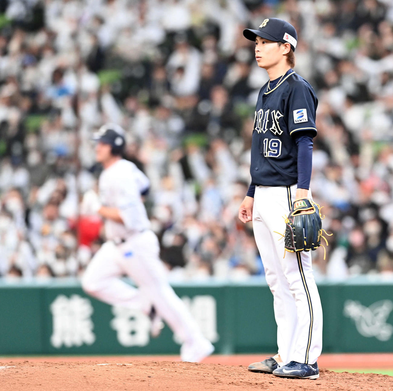 西武対オリックス　6回裏西武1死、マキノンに先制のソロ本塁打を浴びる山岡（撮影・たえ見朱実）
