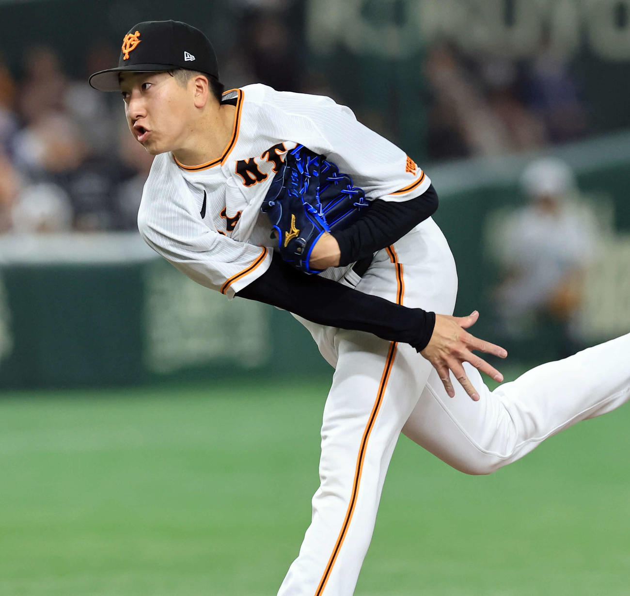 巨人対中日　9回表中日の攻撃で登板し、力投する大勢（撮影・浅見桂子）