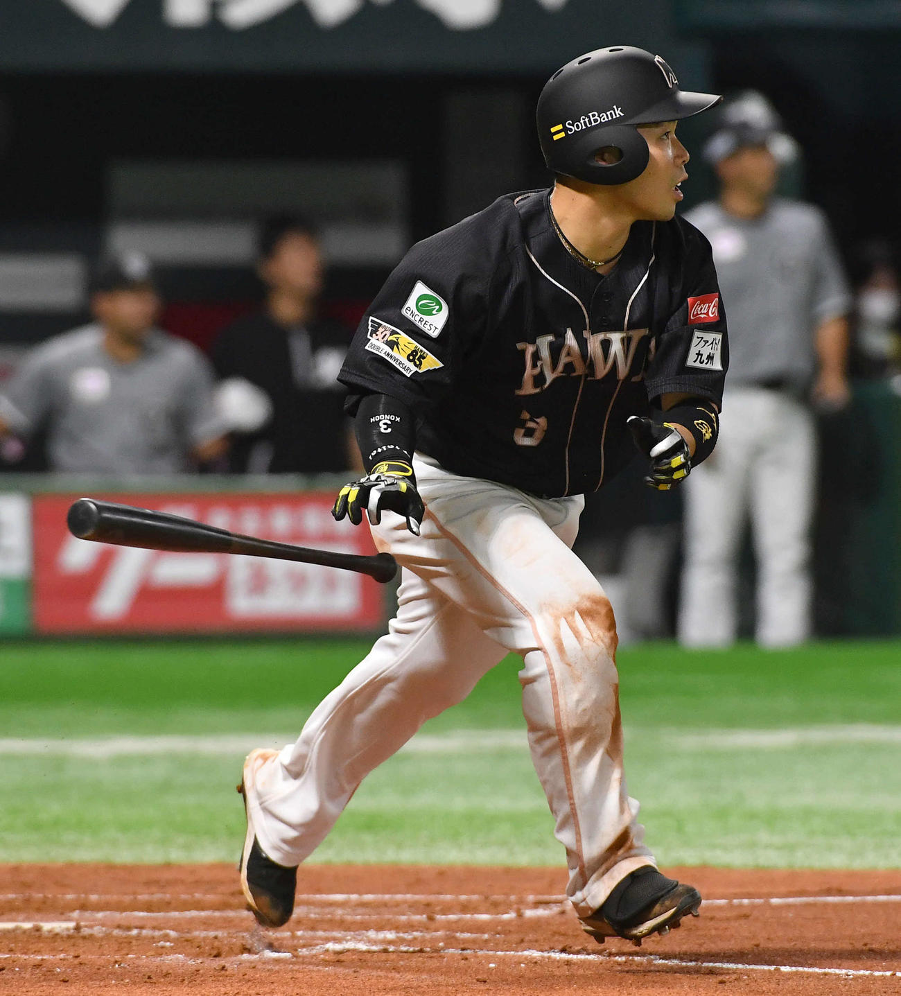 ソフトバンク対ロッテ　2回裏ソフトバンク2死二、三塁、近藤は中越え2点適時二塁打を放つ（撮影・岩下翔太）
