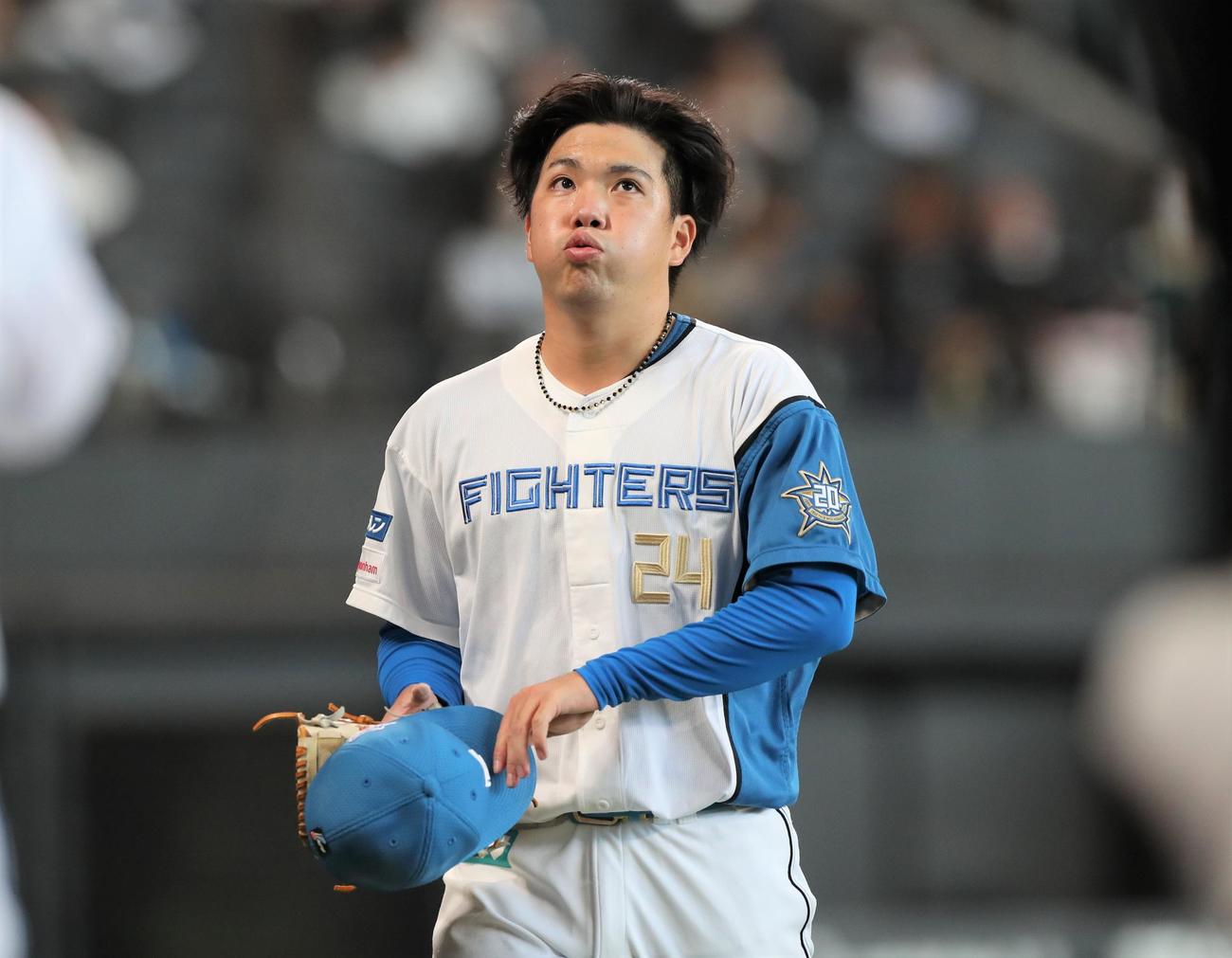 日本ハム対楽天　5回表、無失点に抑えホッとした表情の金村（撮影・黒川智章）