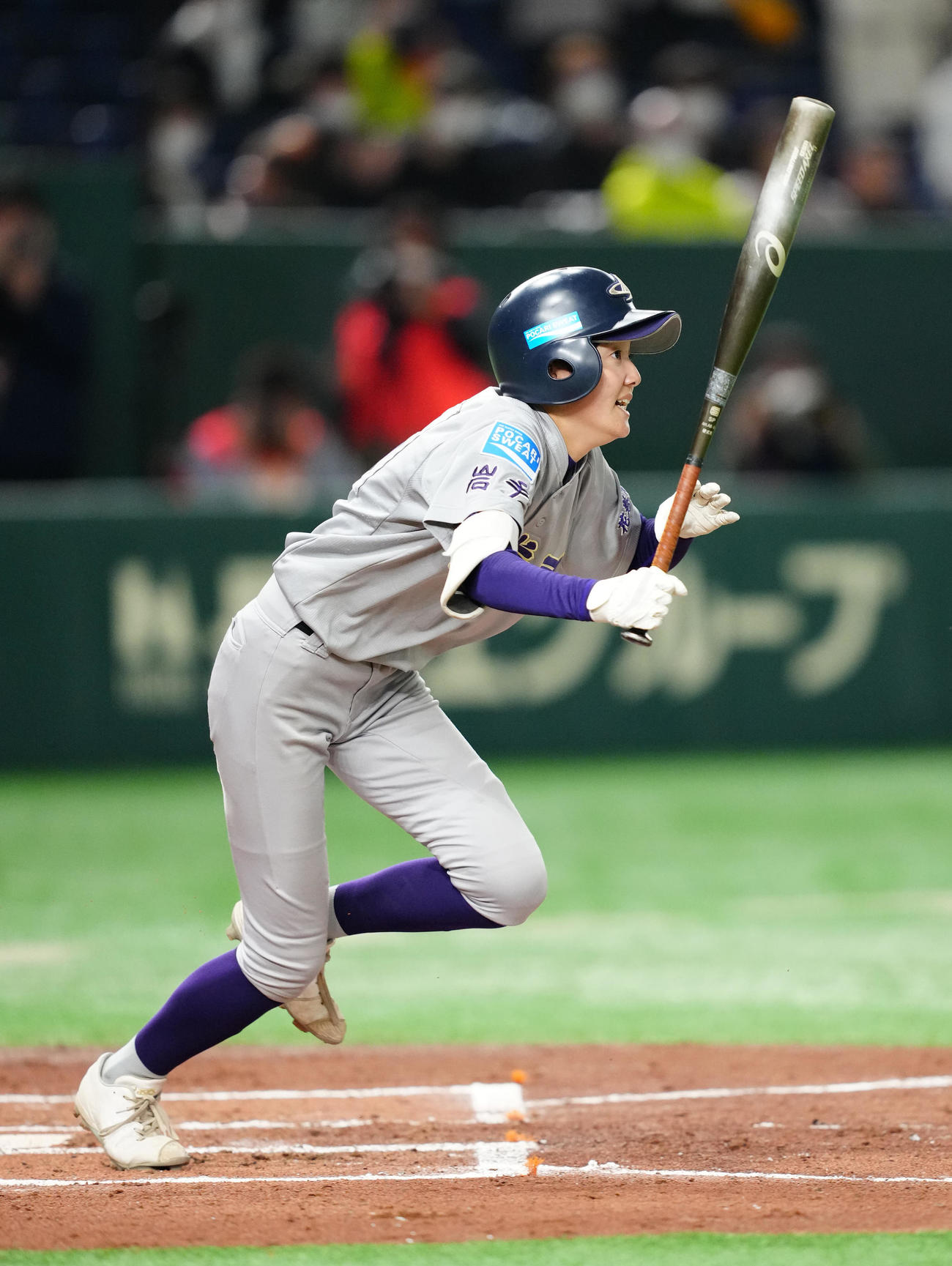 神戸弘陵対花巻東　1回裏花巻東1死、一ゴロに倒れる佐々木（撮影・江口和貴）