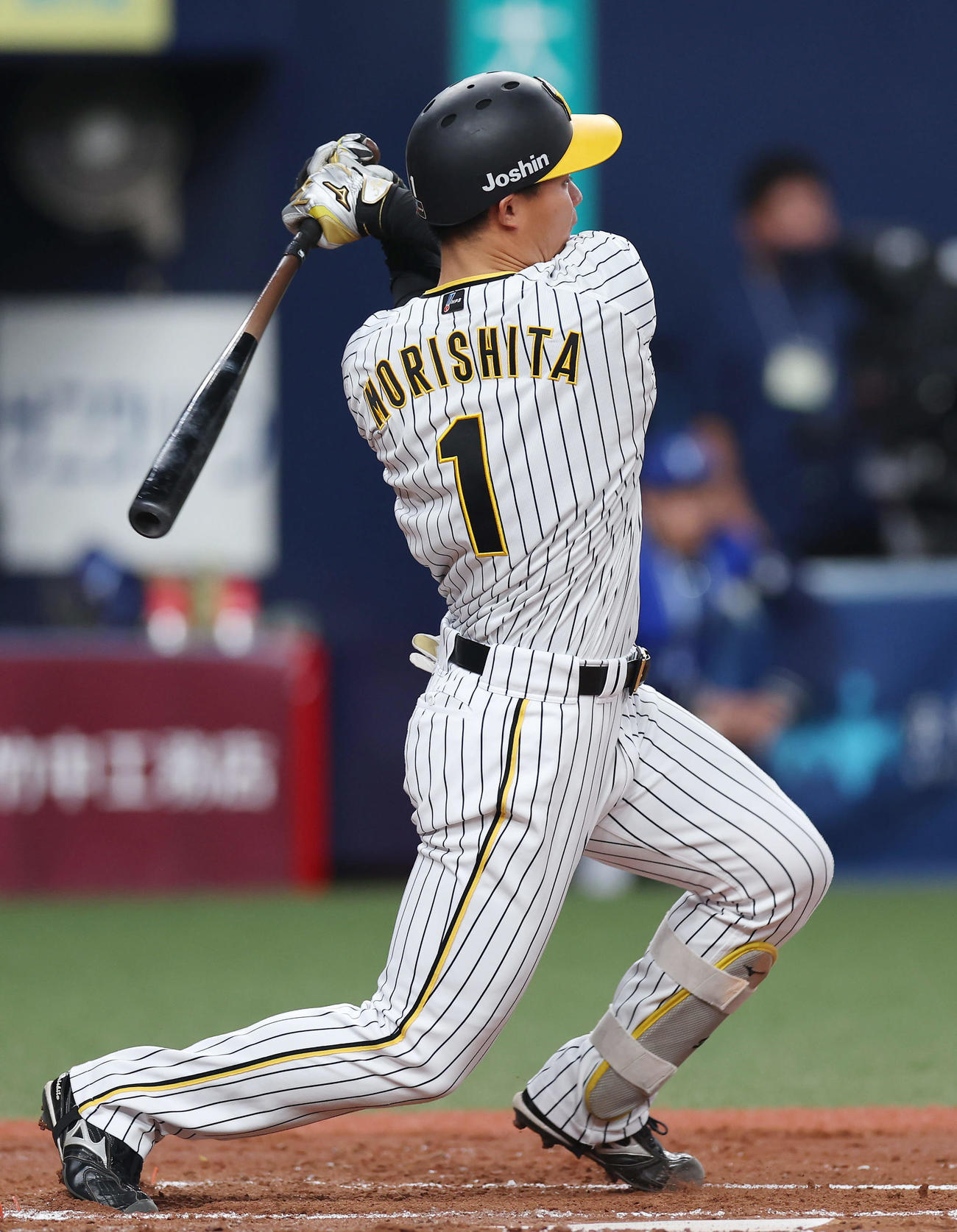 阪神対DeNA 2回裏阪神無死一塁、左前打を放つ森下（撮影・前田充）