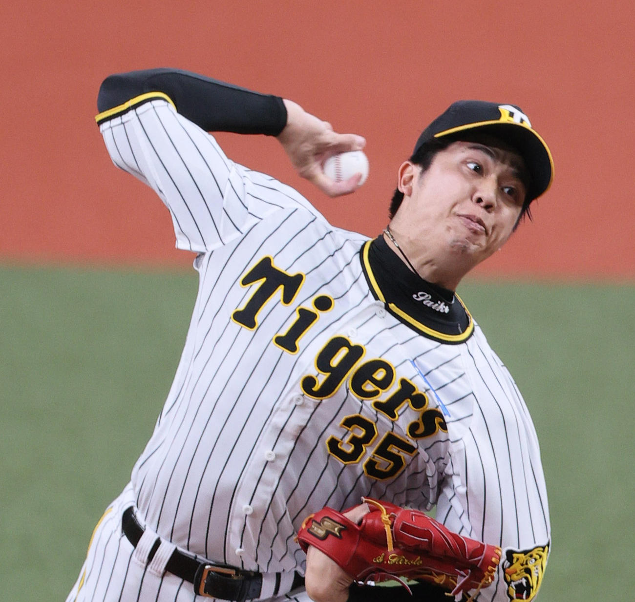 阪神対DeNA　力投する阪神先発の才木（撮影・上山淳一）